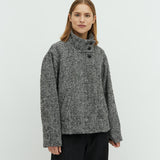 Makaia-M_Grey Herringbone_Model_1