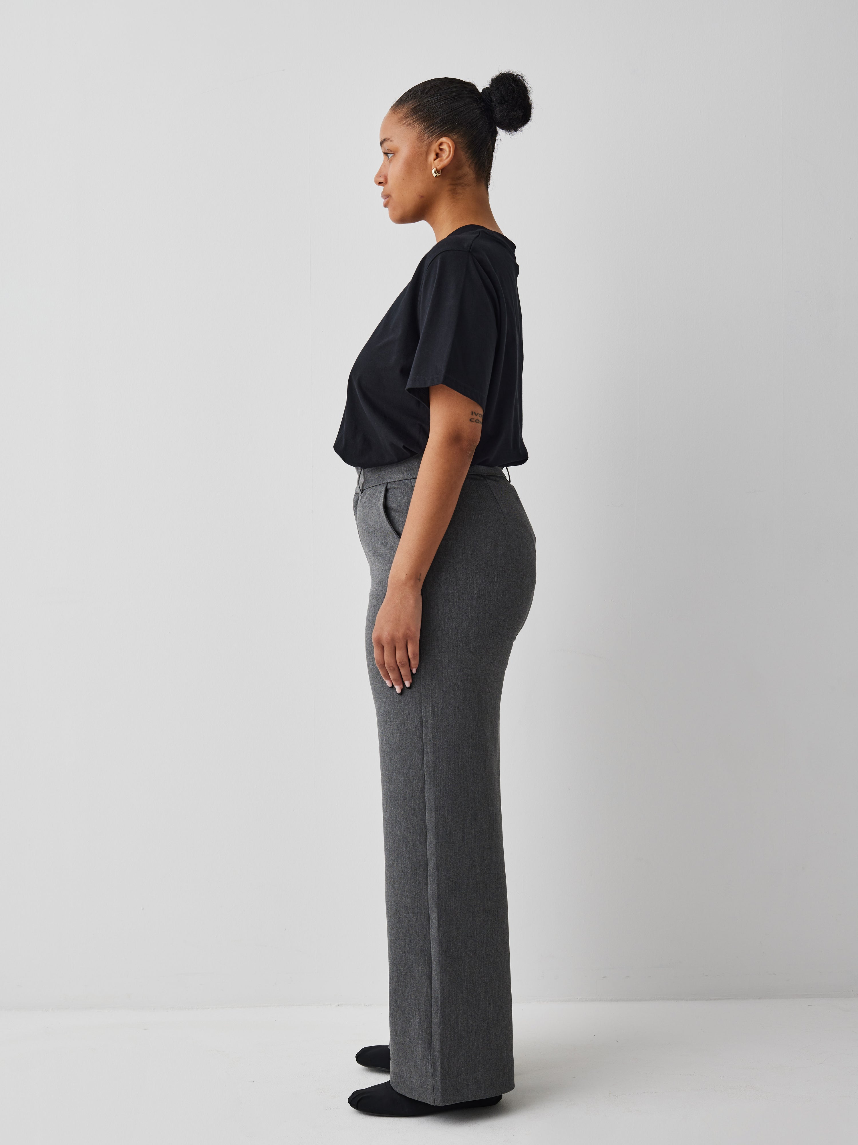 Lucy-M_Medium Melange_Model_