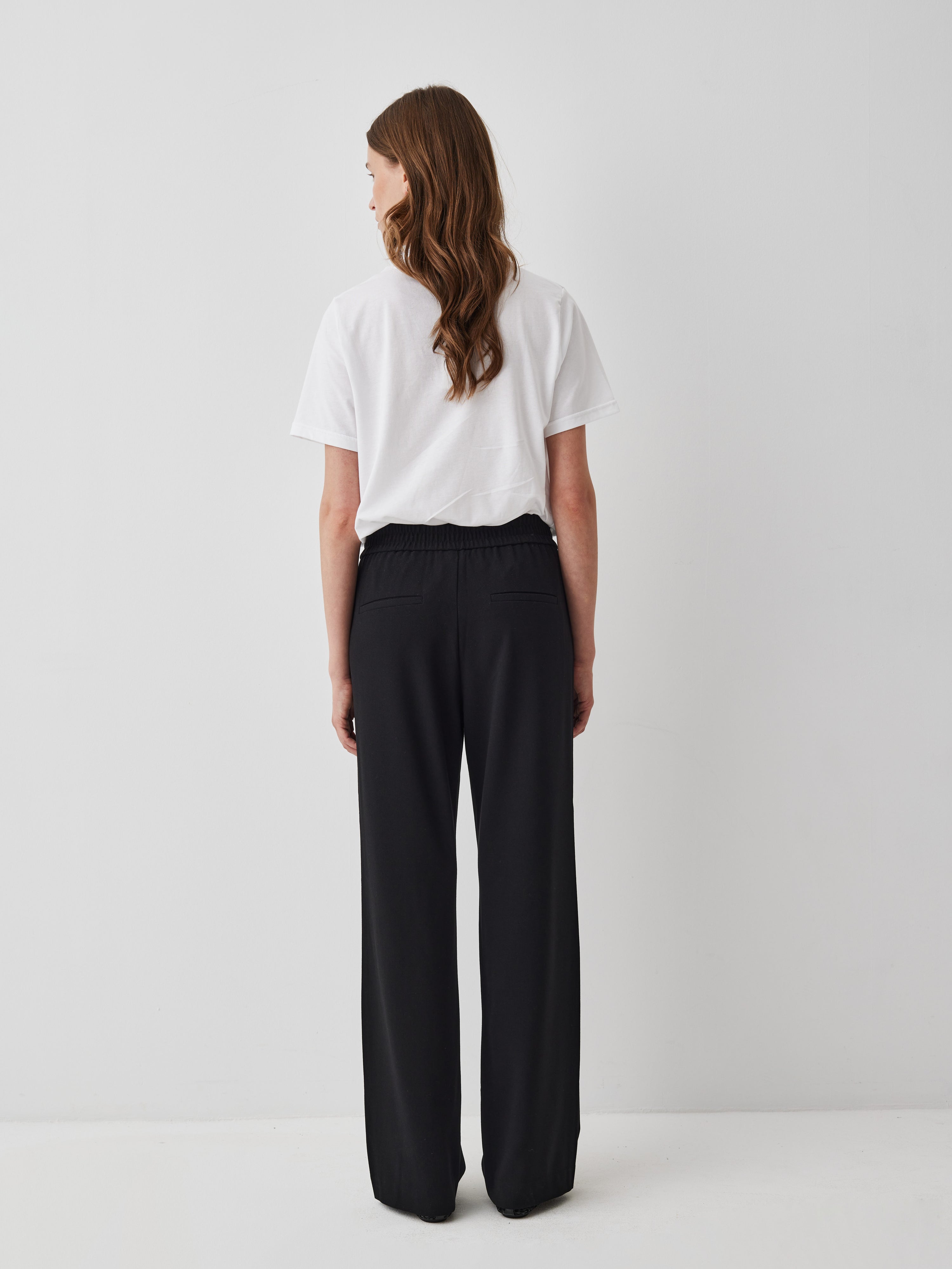 Phillipa_Black_Model_