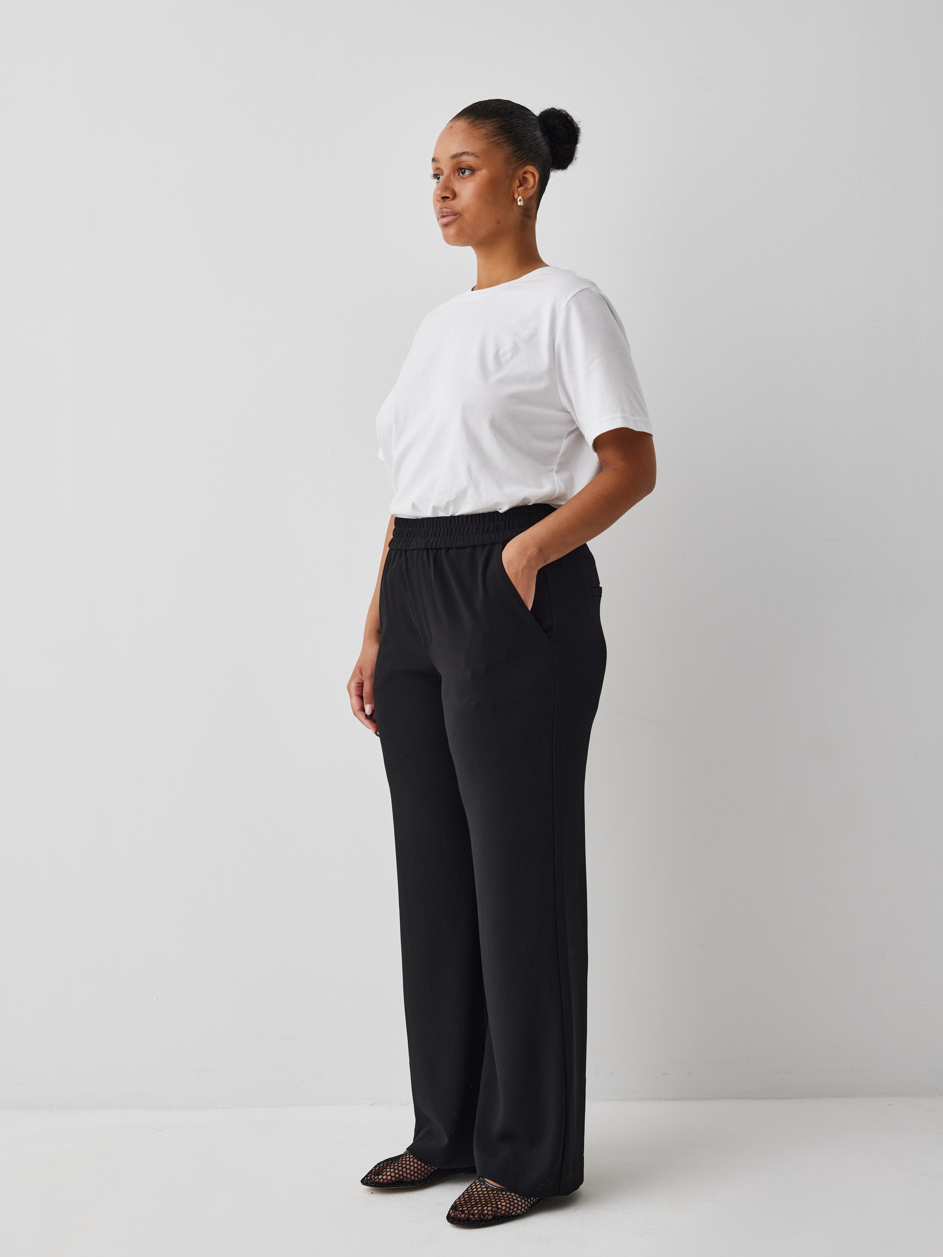 Phillipa_Black_Model_