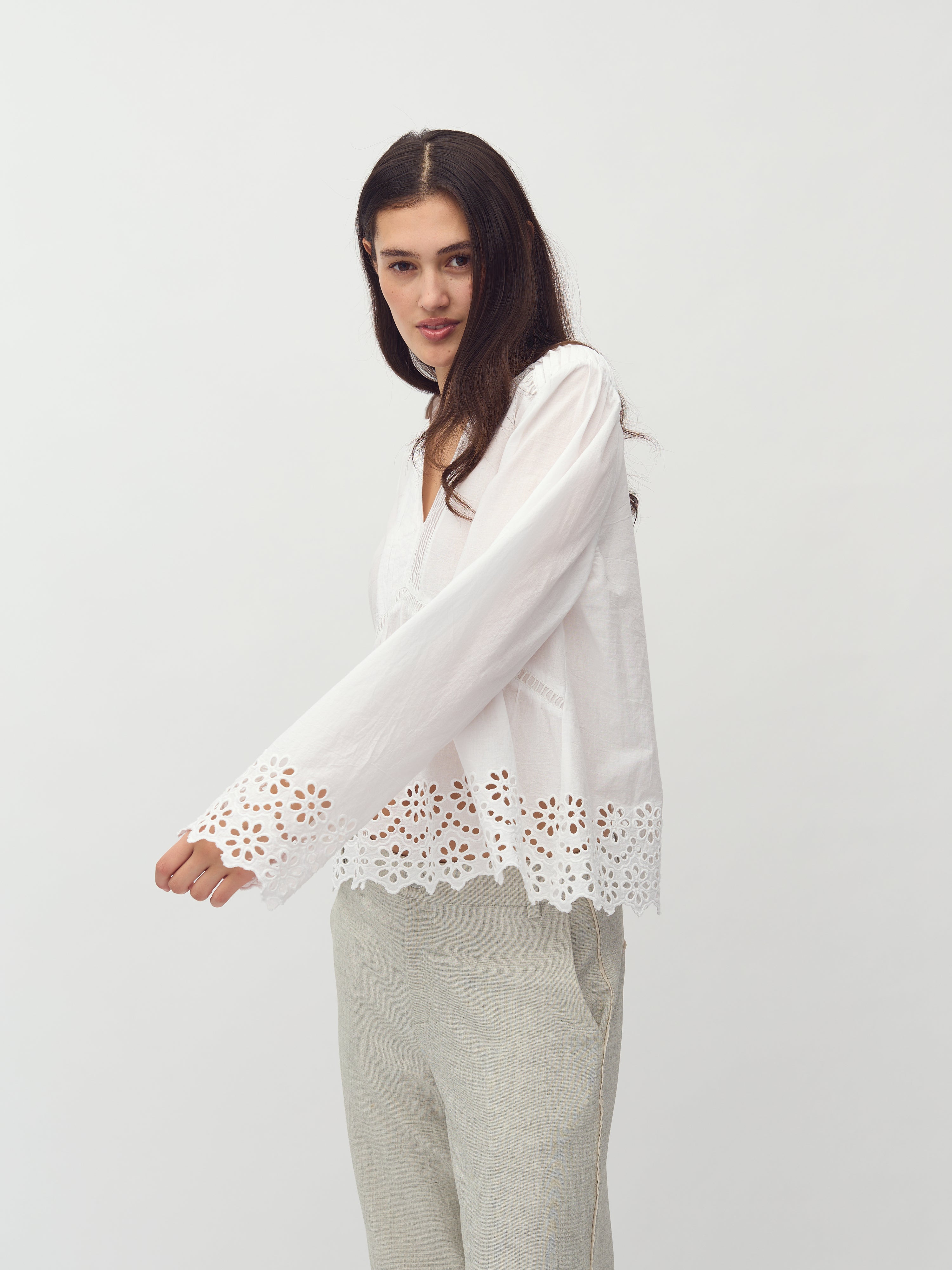 Belizia-M_White_Model_