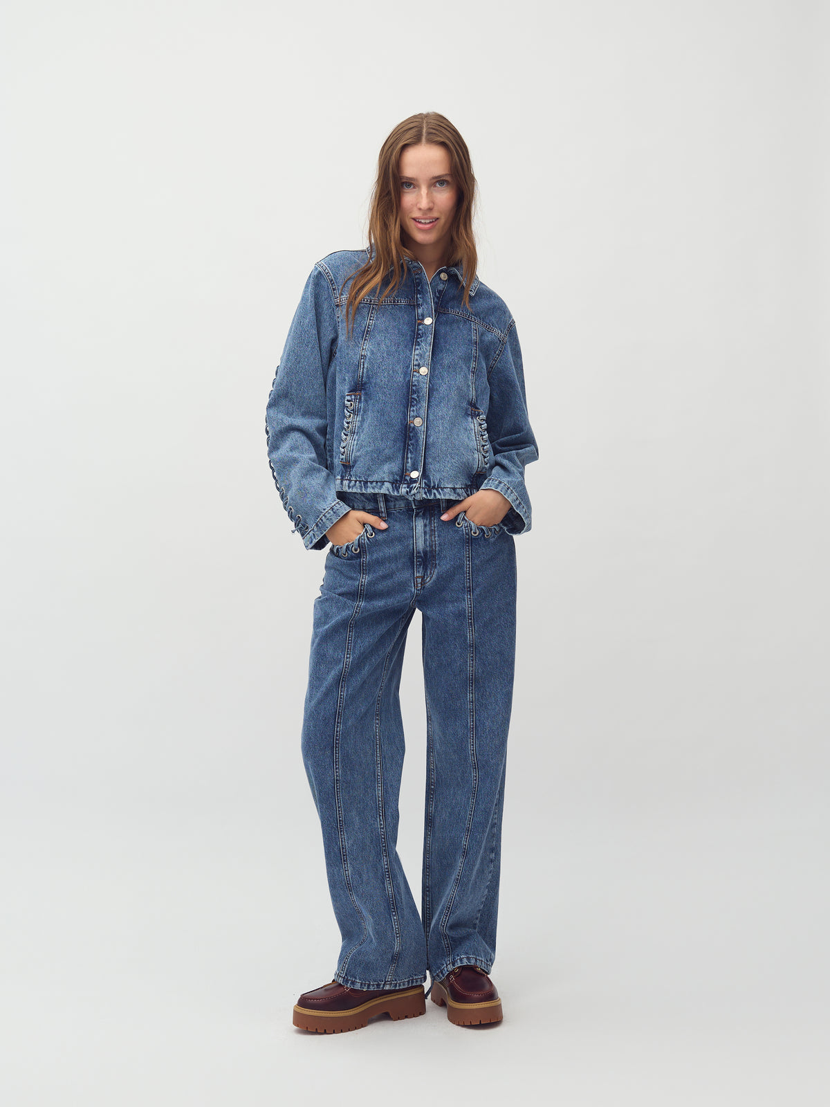 Zolan-M_Mid Blue Vintage_Model_0