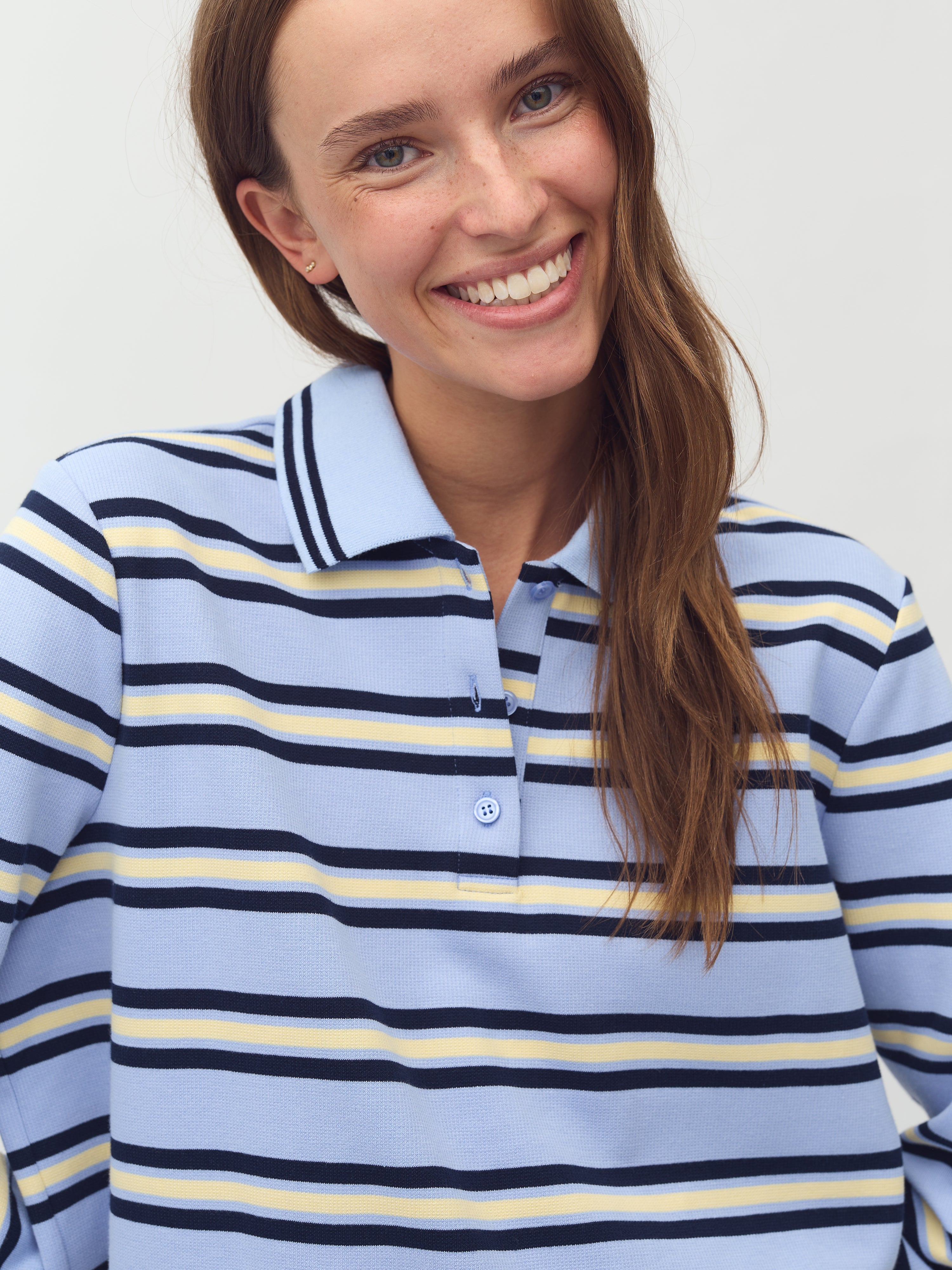 Polla-M_Cool Blue Stripe_Model_3