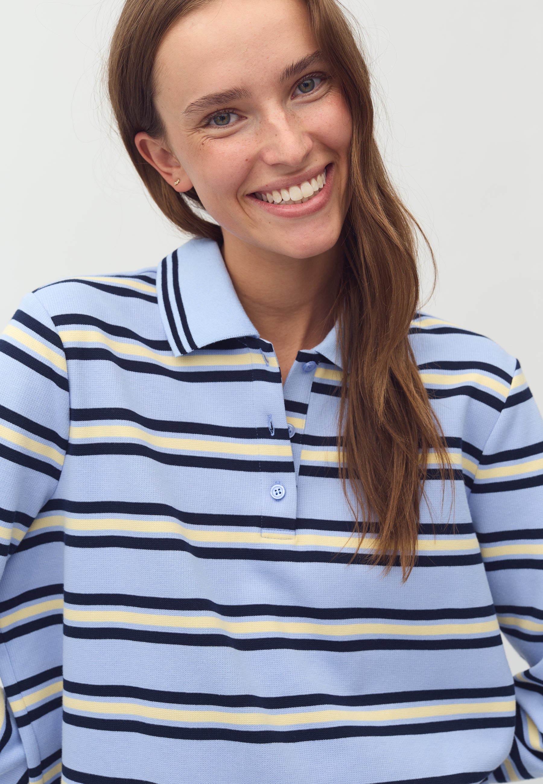 Polla-M_Cool Blue Stripe_Model_3
