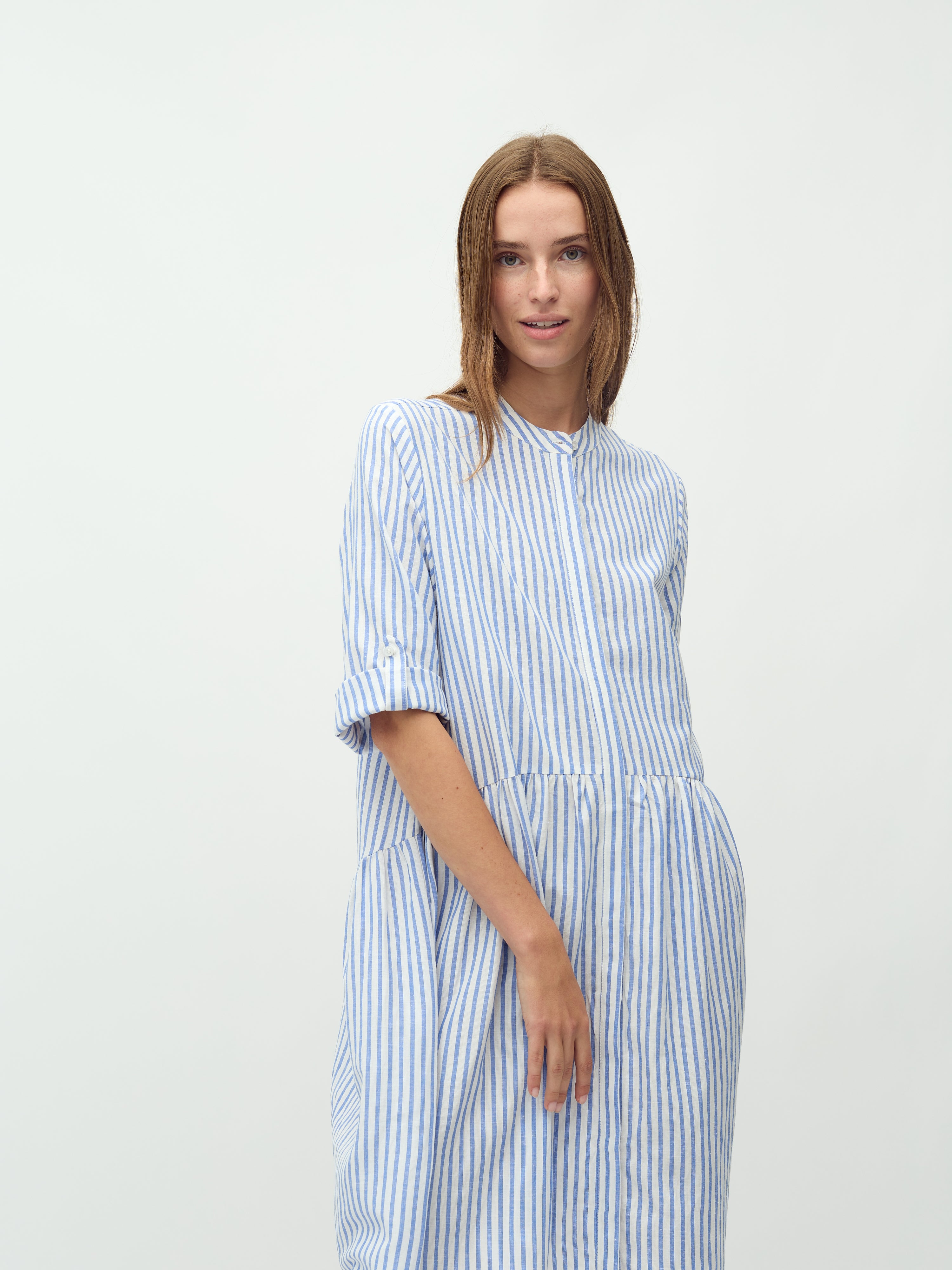 Albana_Ultramarine stripe_Model_2