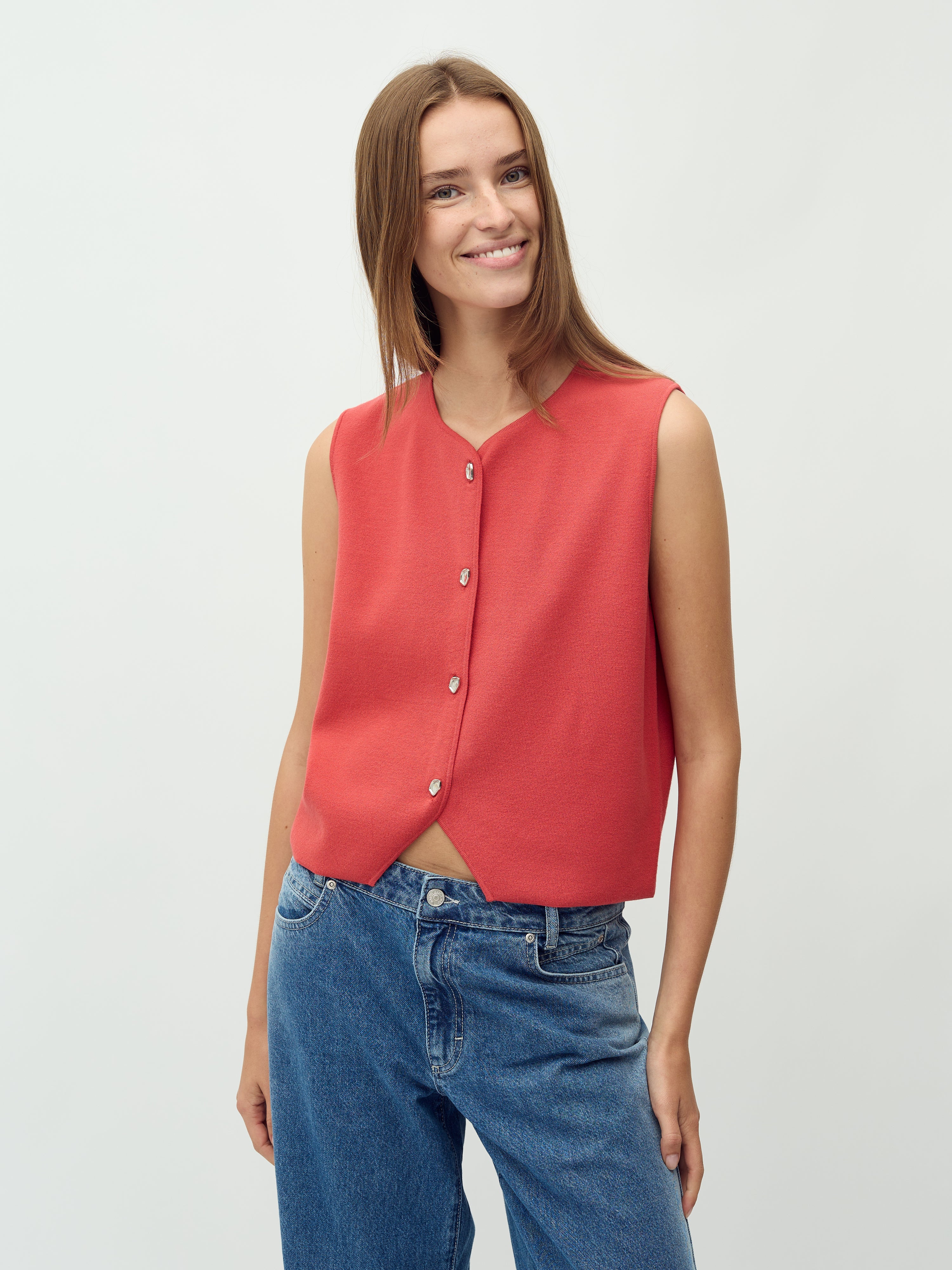 Basia-M_Red Candy_Model_1