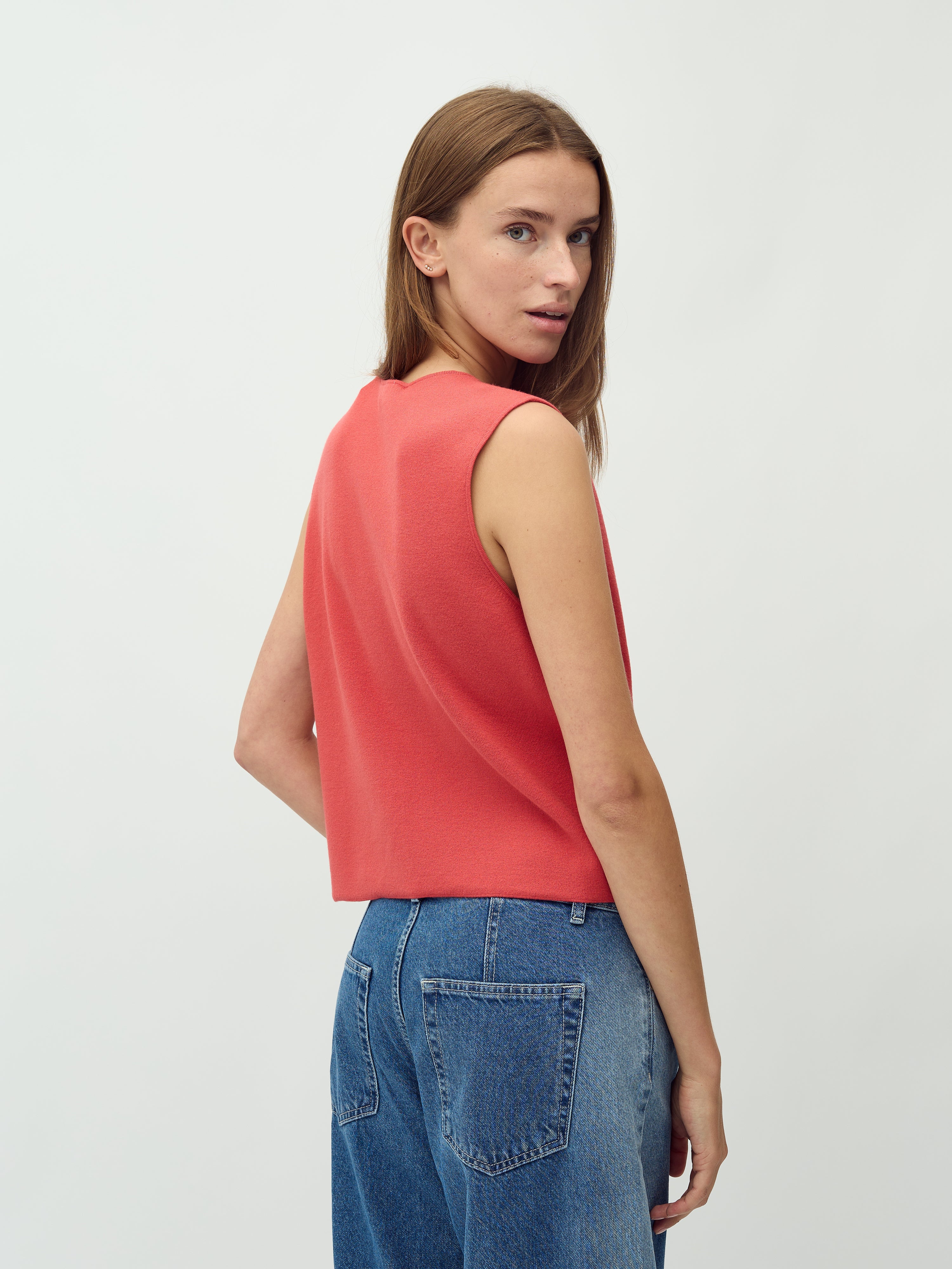 Basia-M_Red Candy_Model_2