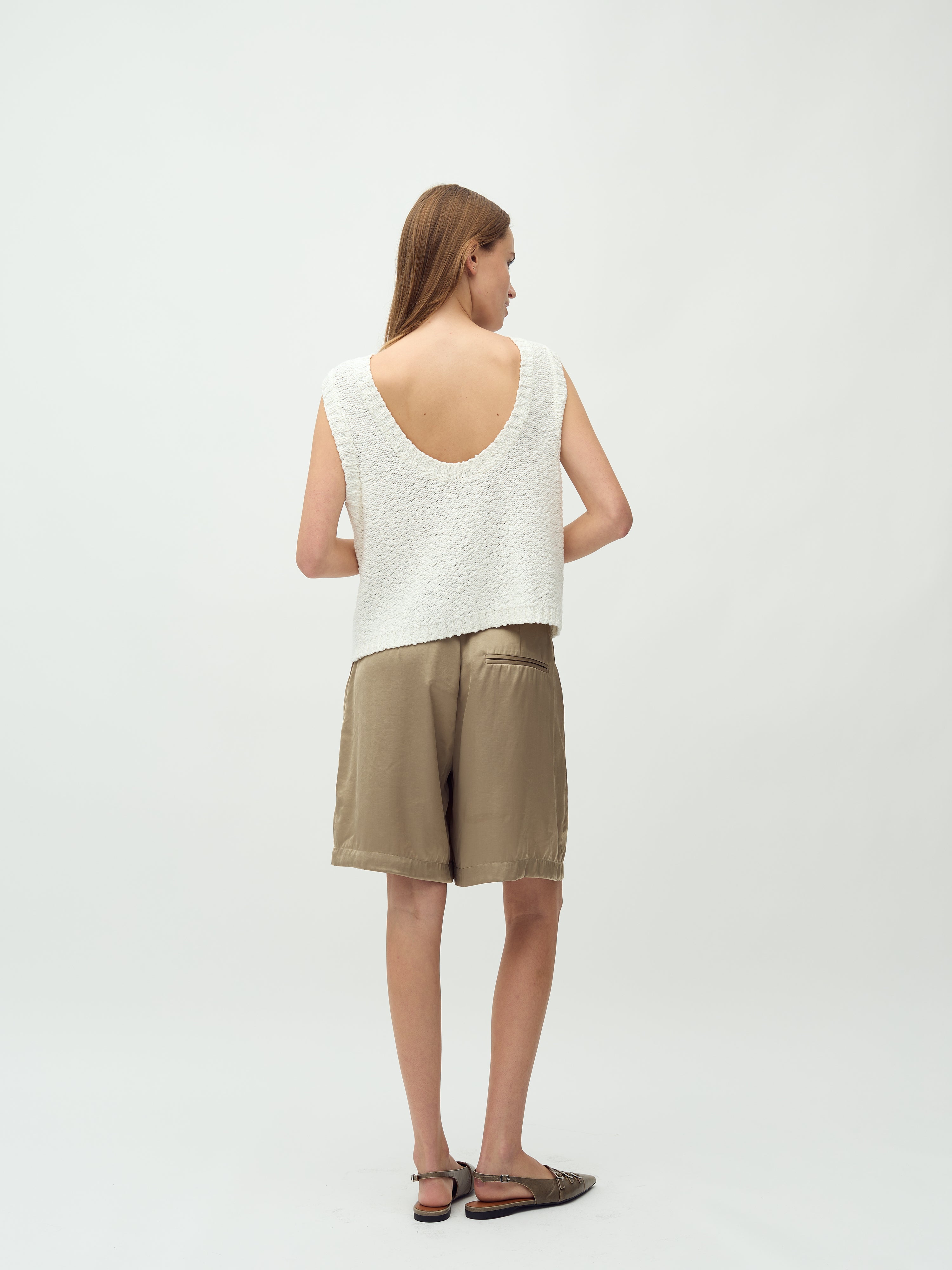 Guri-M_Sand Grey_Model_1