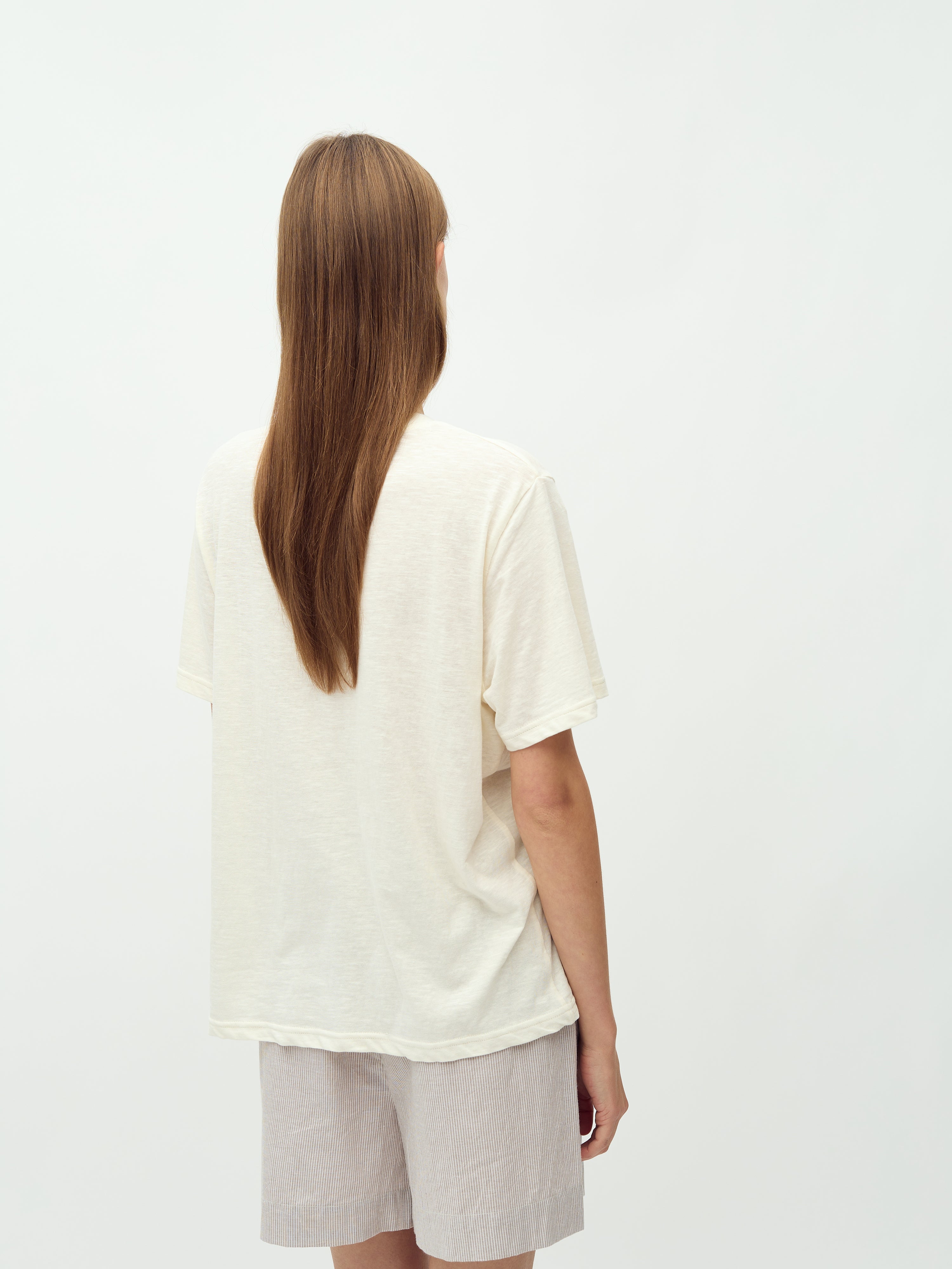 Meris-M_Cinder White Stripe_Model_2