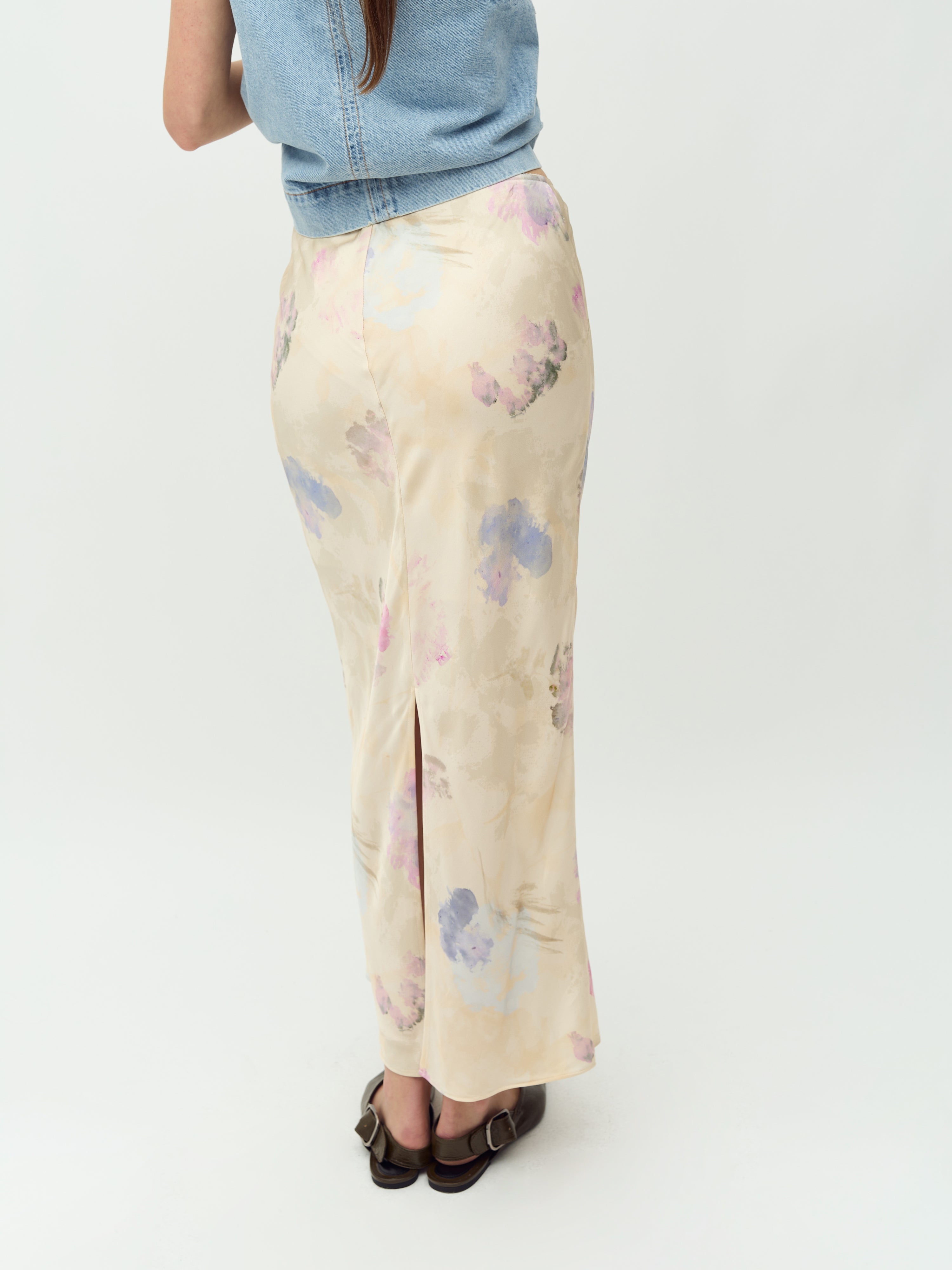 Aninda-M_Natural Dye Print_Model_2