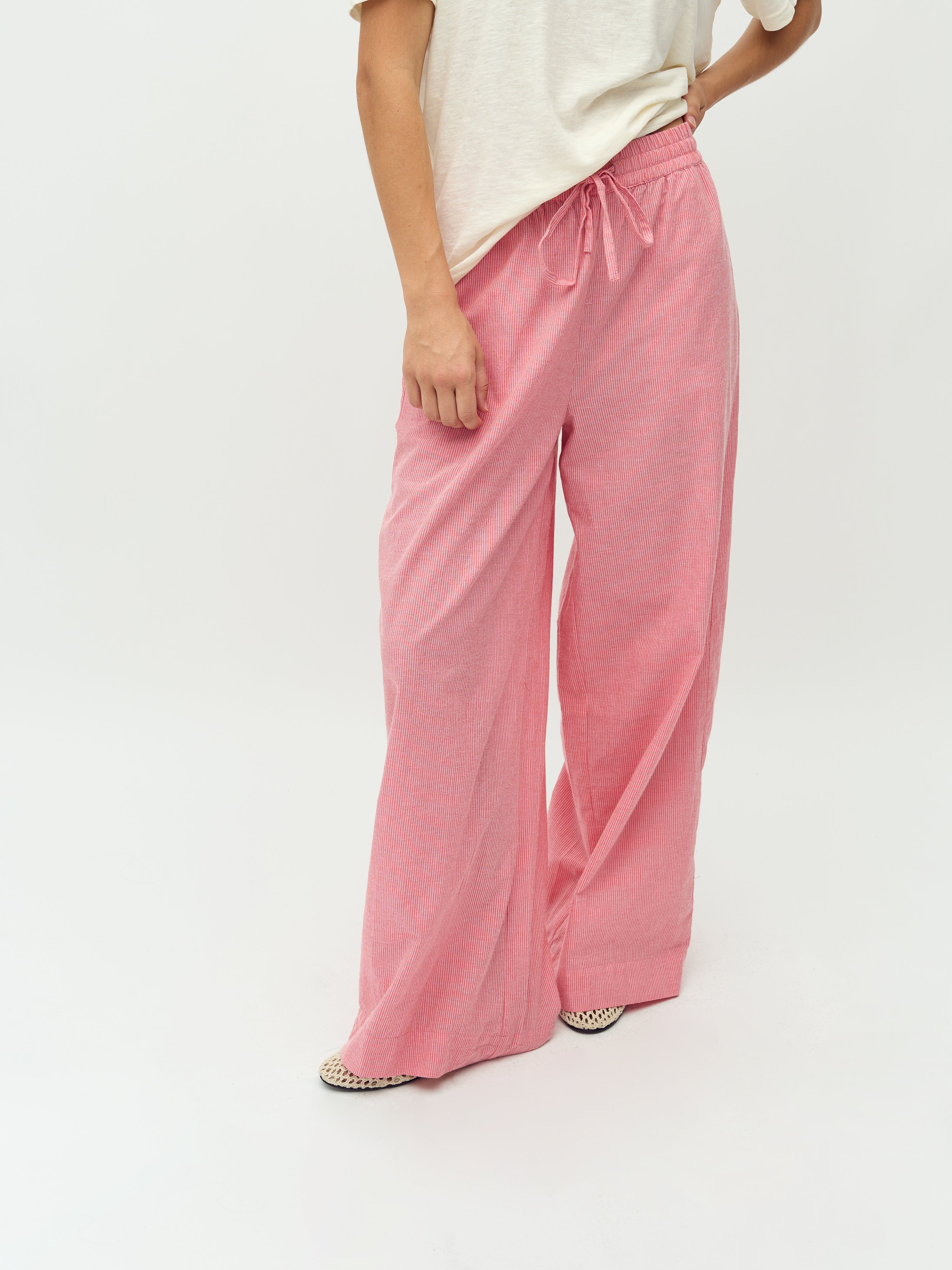 Clari-M_Pink Red Stripe_Model_1