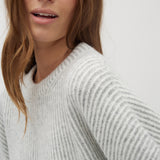 Gillian Contrast-M_Light Grey Mix_Model_1