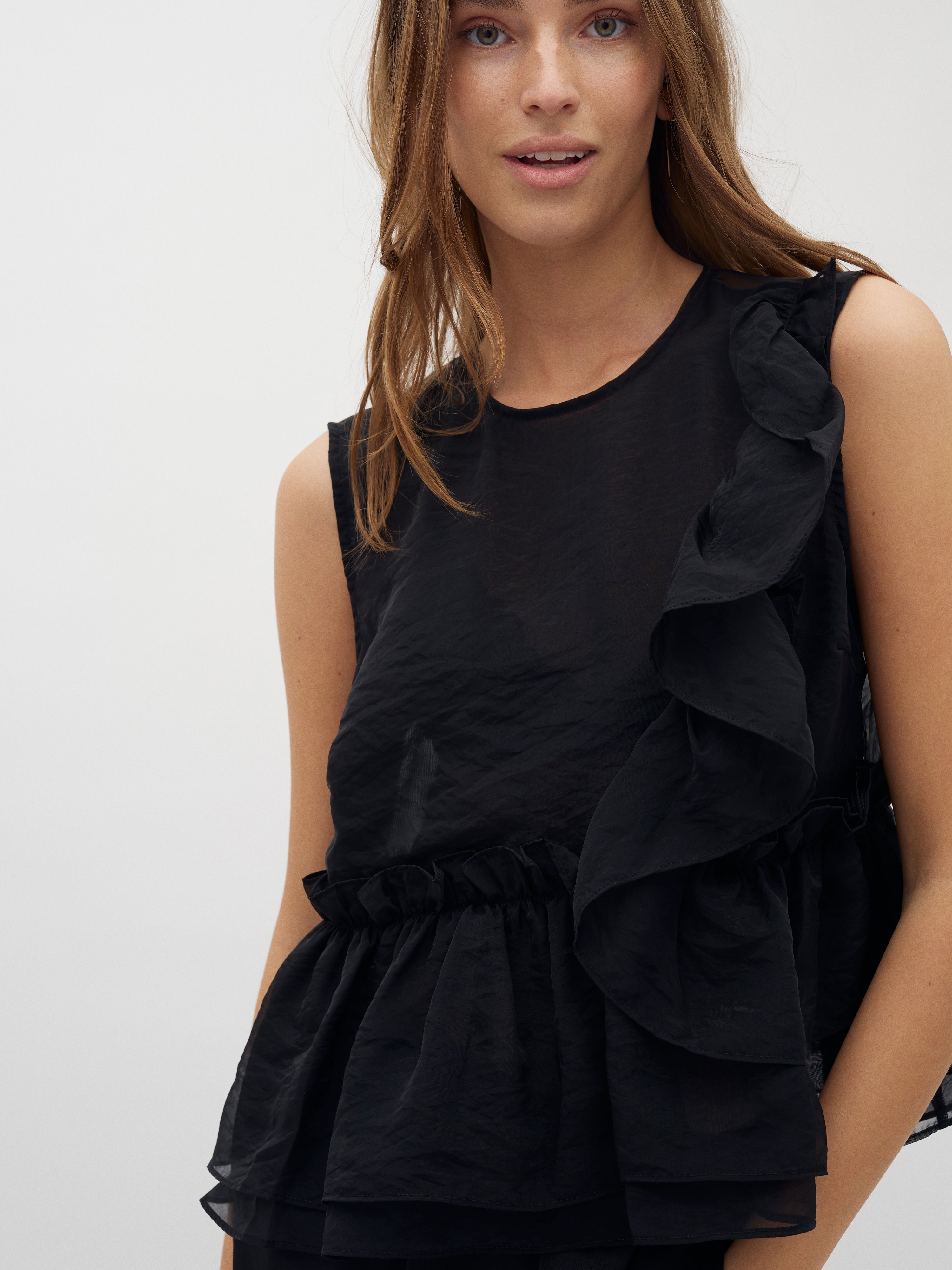 Sivanna-M_Black_Model_1