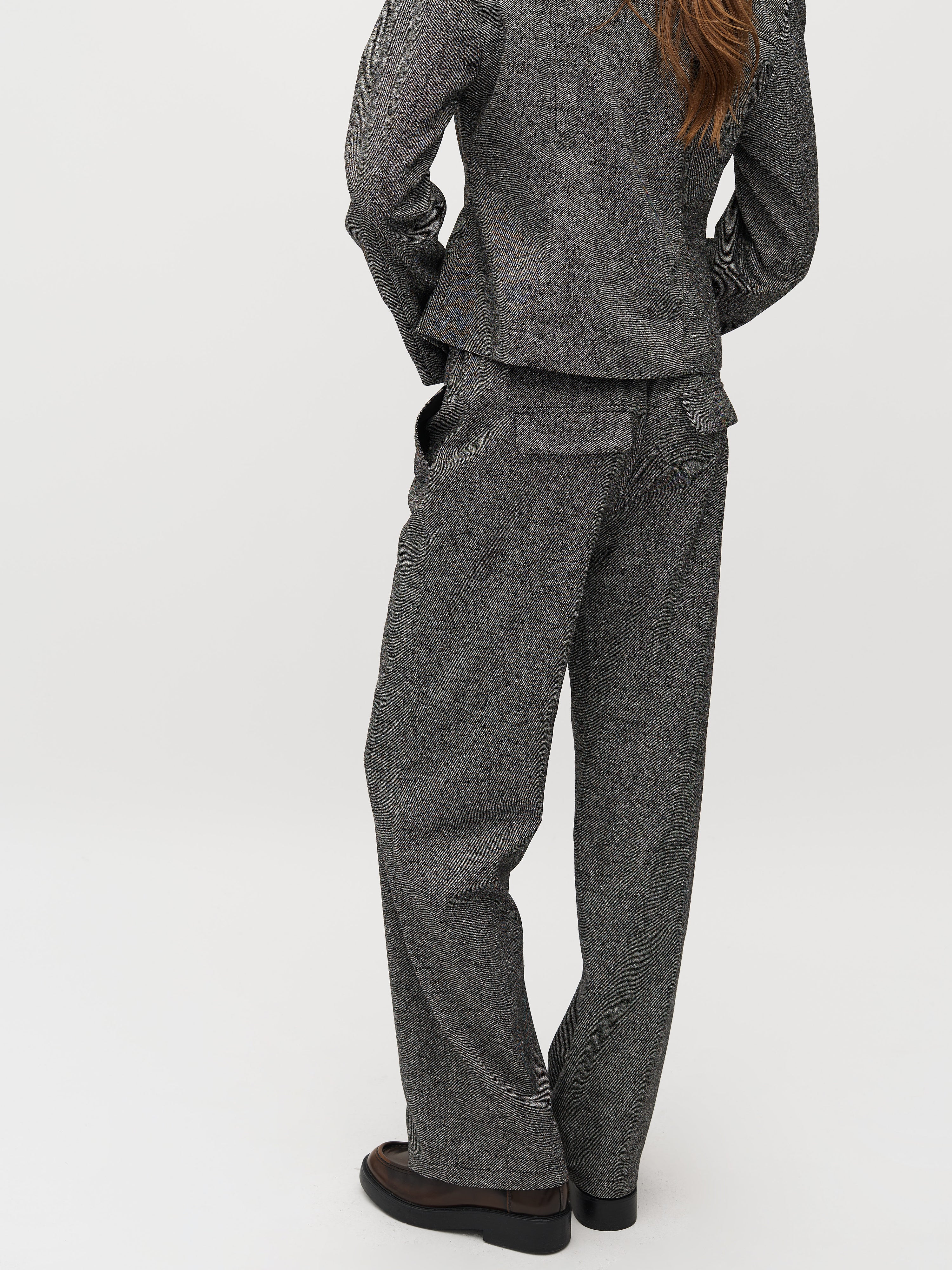 Cyril-M_Charcoal Melange_Model_4