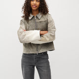 Isata-M_Grey Cow_Model_5