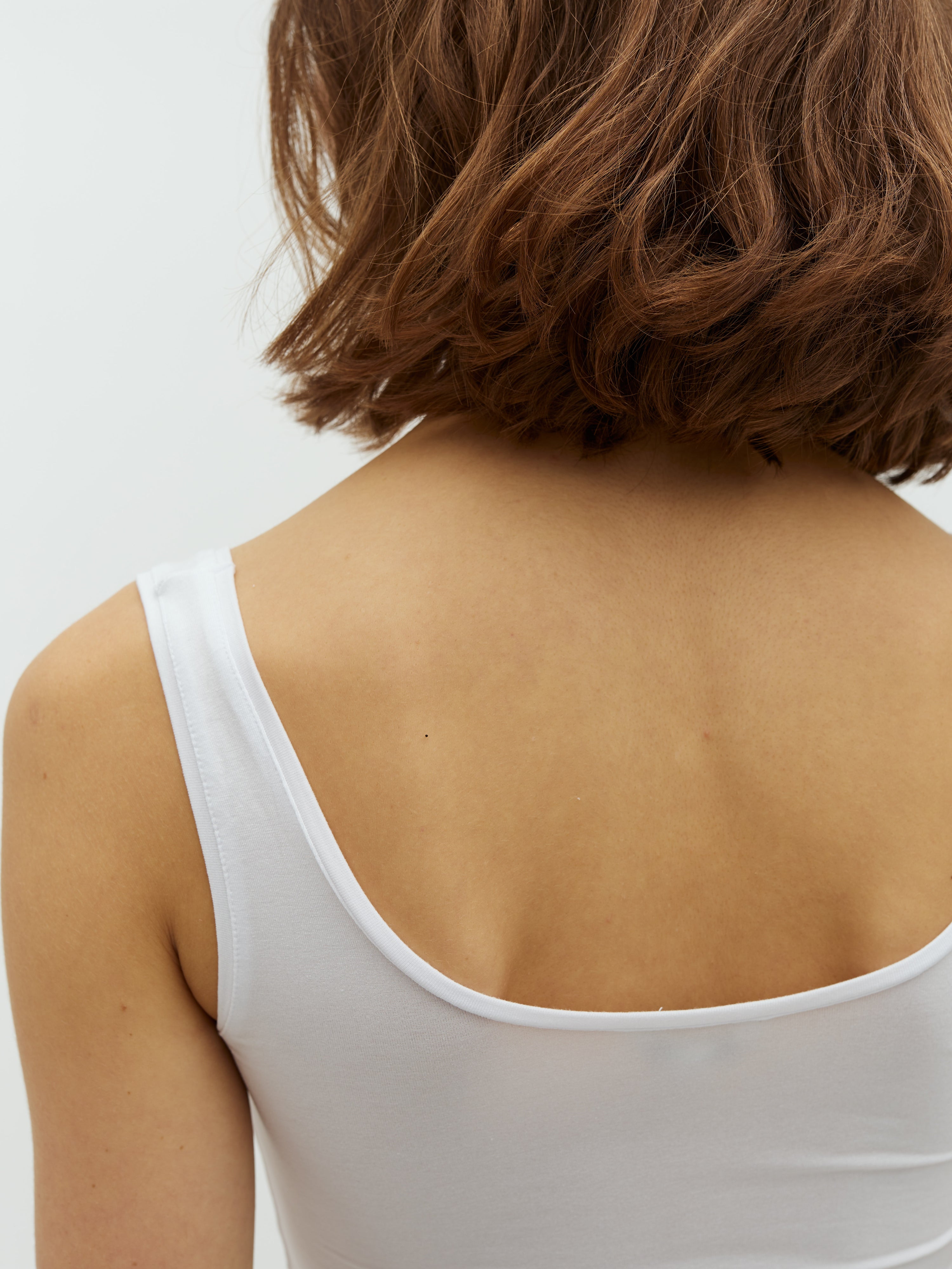 Sina_Optical White_Model_1