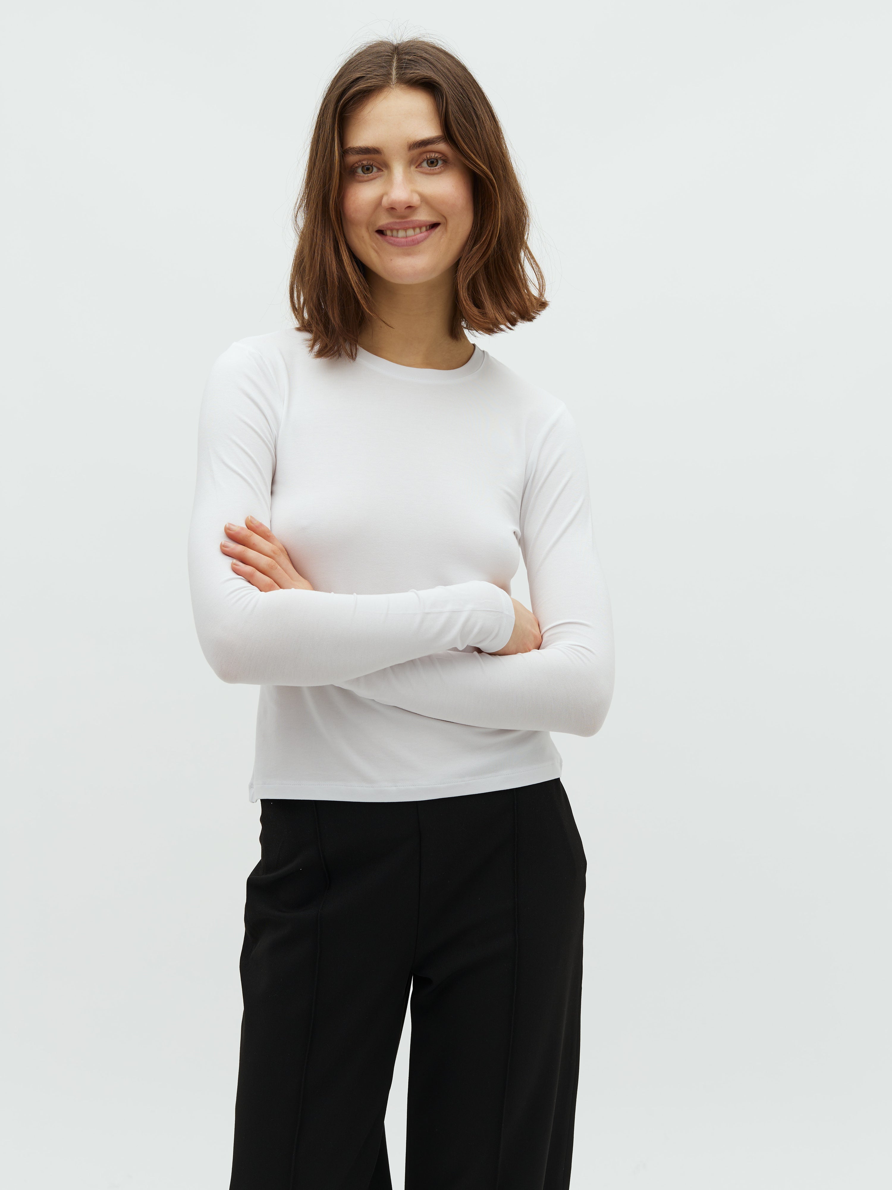 Christina-M_Optical White_Model_0