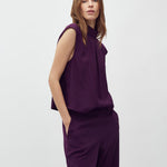 Maaja-M_Blackberry Wine_Model_2