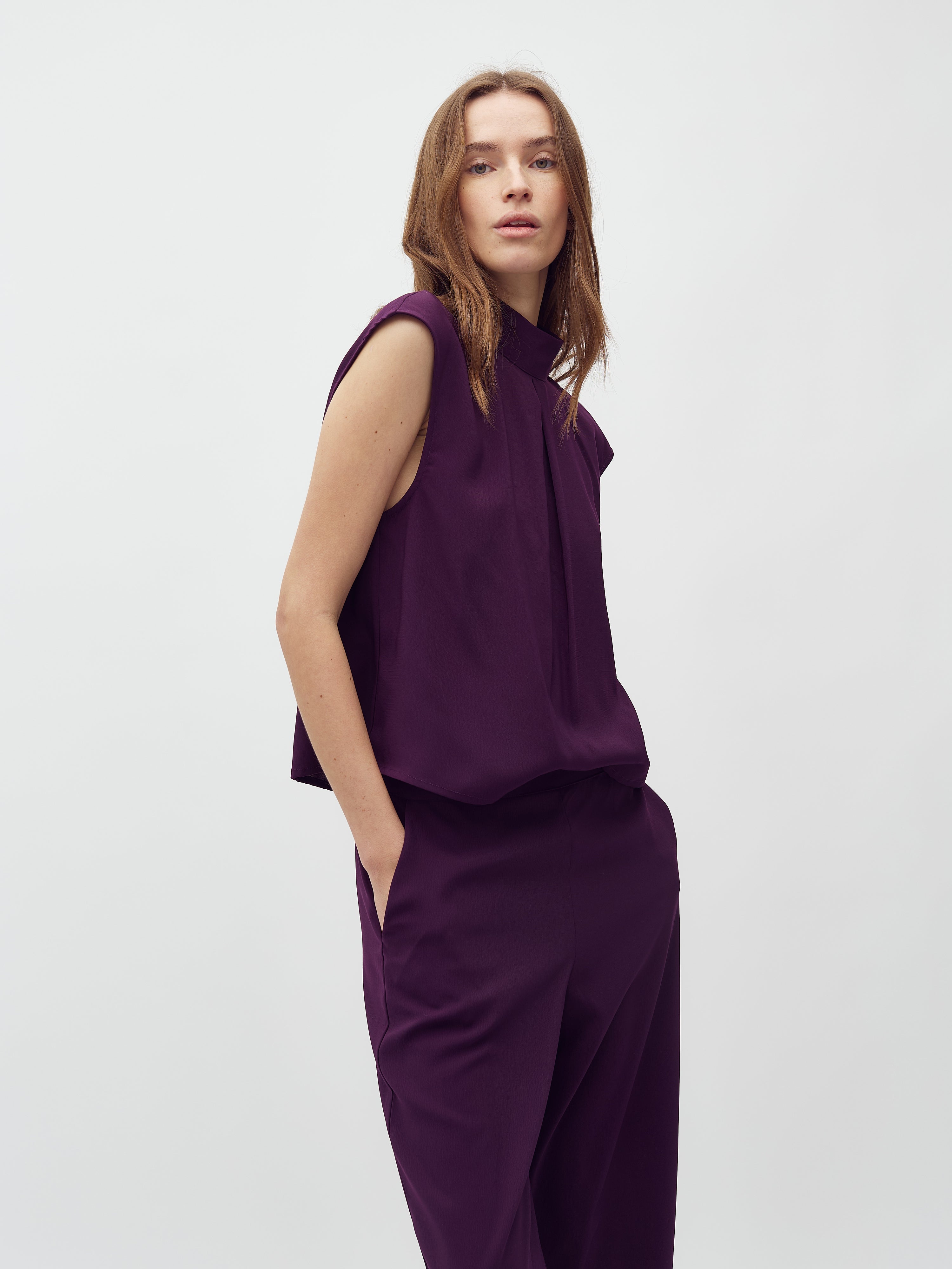 Maaja-M_Blackberry Wine_Model_2