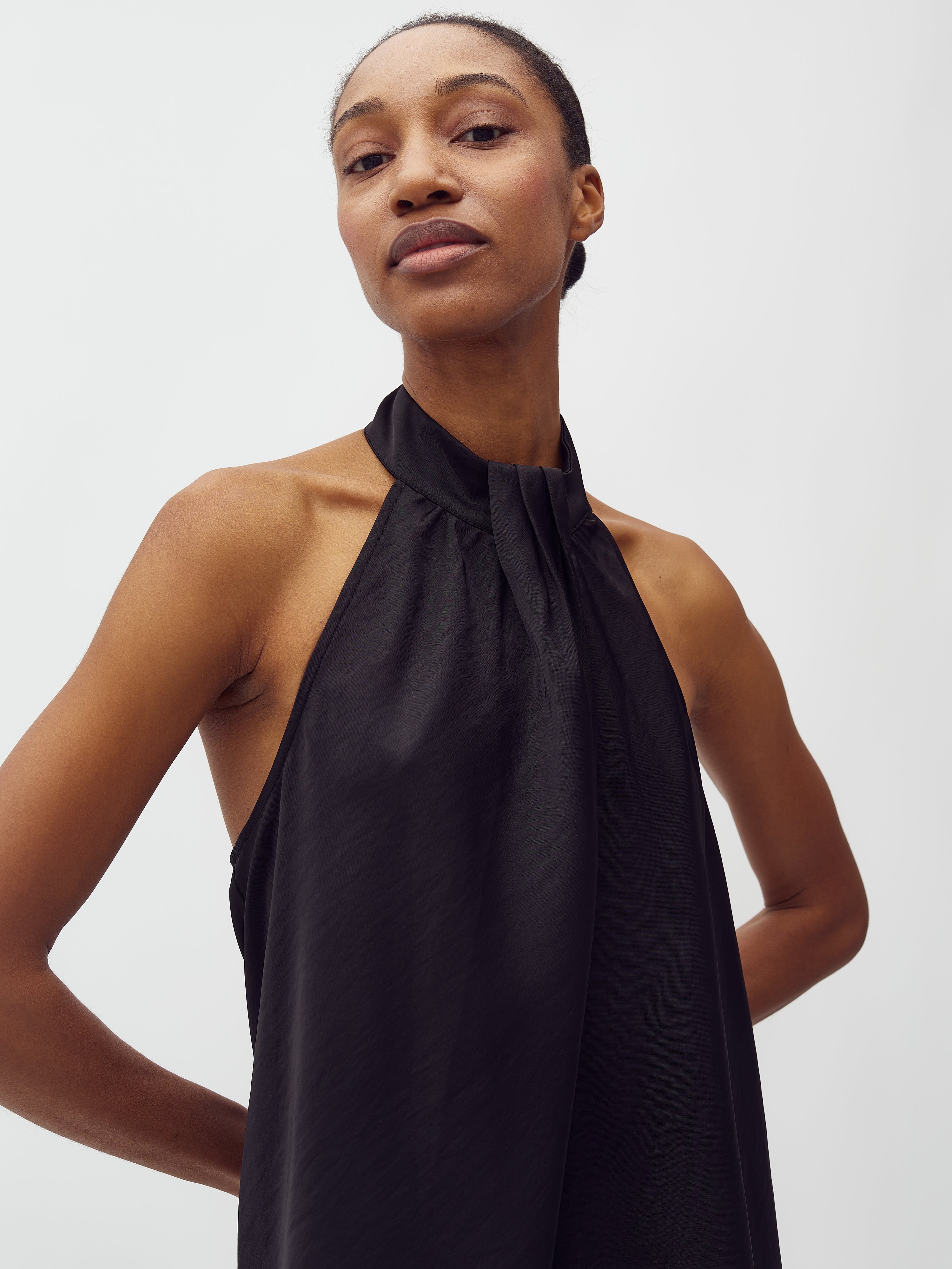 Zuzelia-M_Black_Model_3