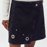 Keyana-M_Black Midnight Wash_Model_2