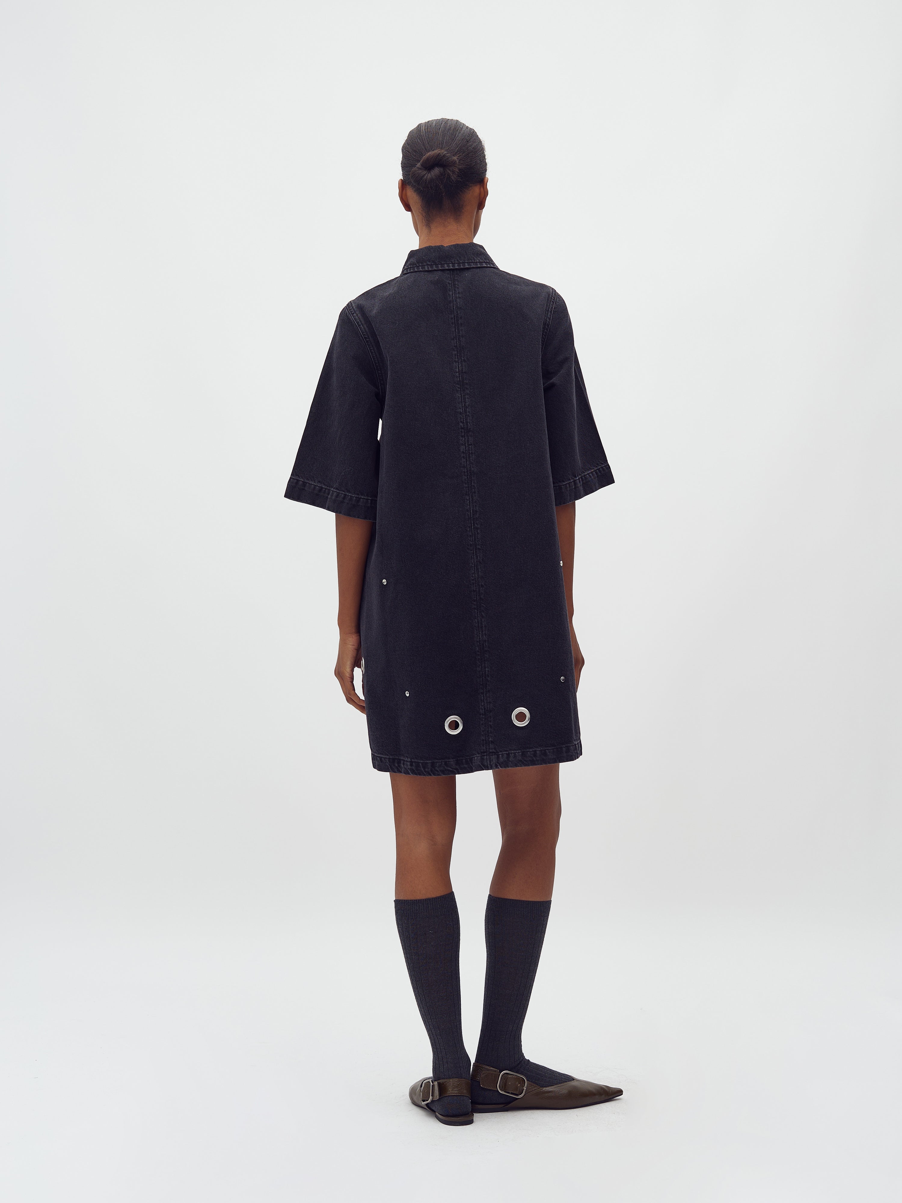 Calamya-M_Black Midnight Wash_Model_3