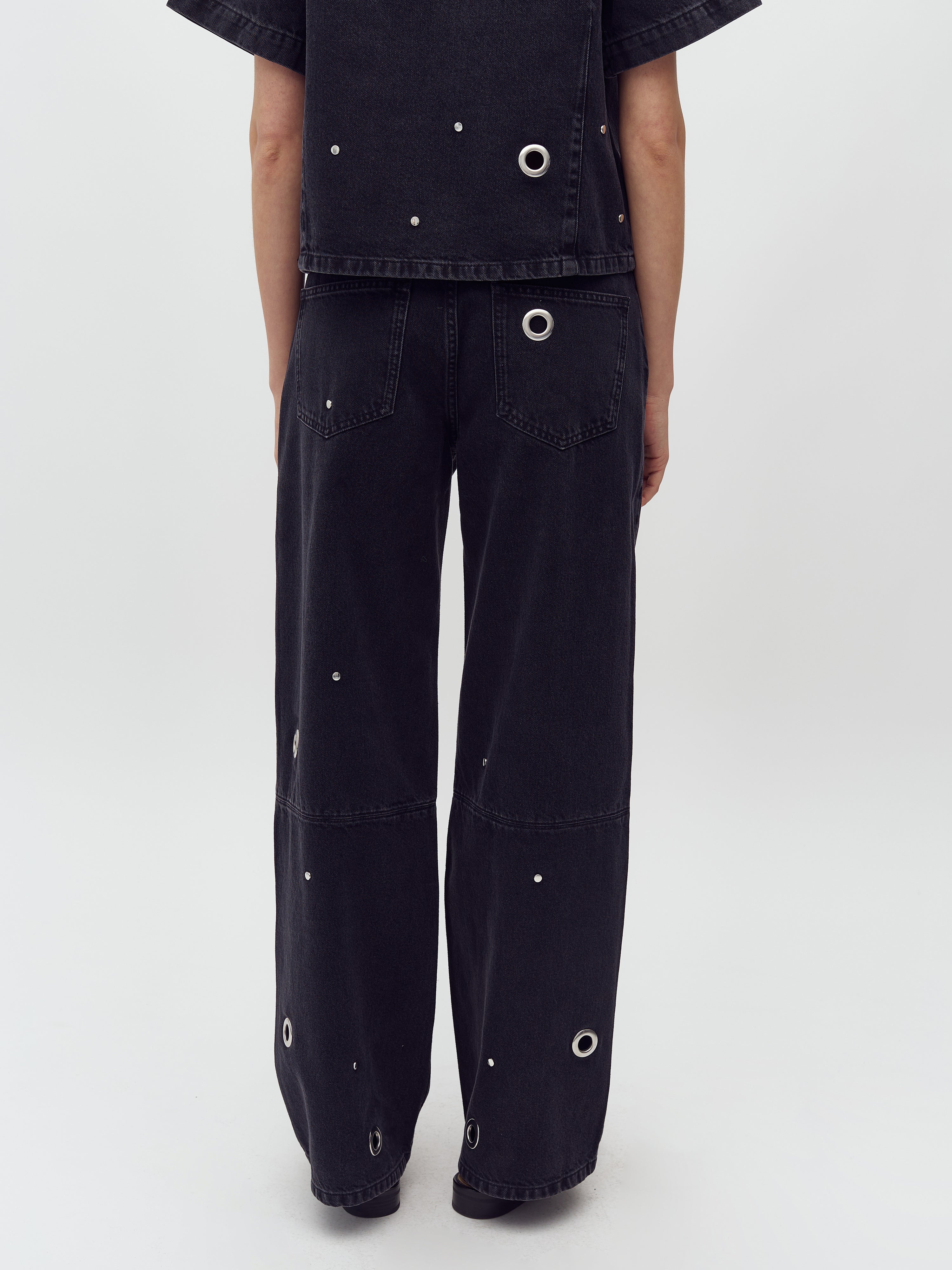 Luxia-M_Black Midnight Wash_Model_2