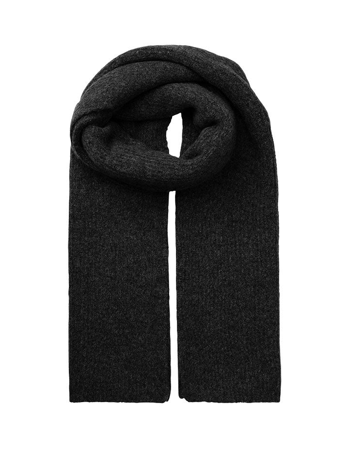 Sanela-M_Black_Packshot_0