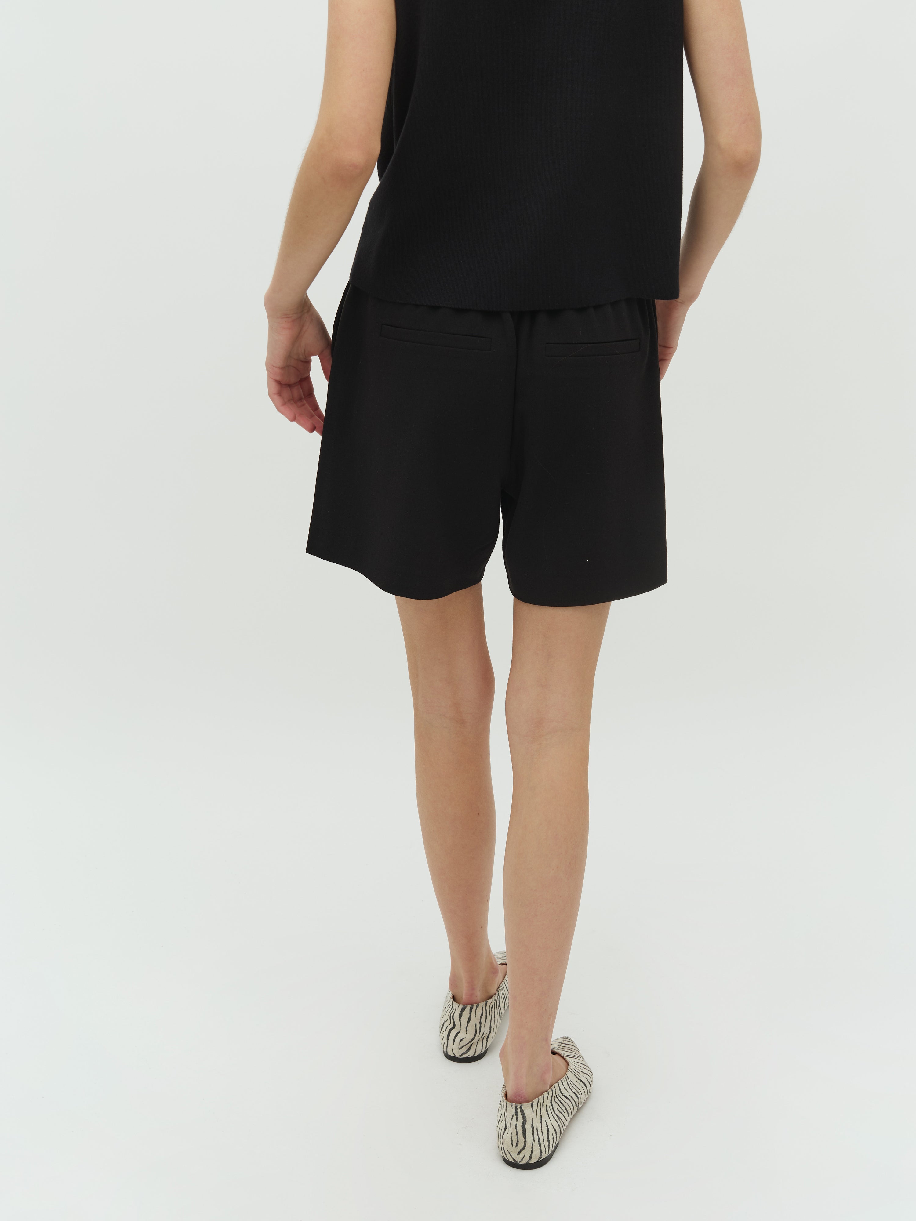 Phillipa Short-M_Black_Model_2
