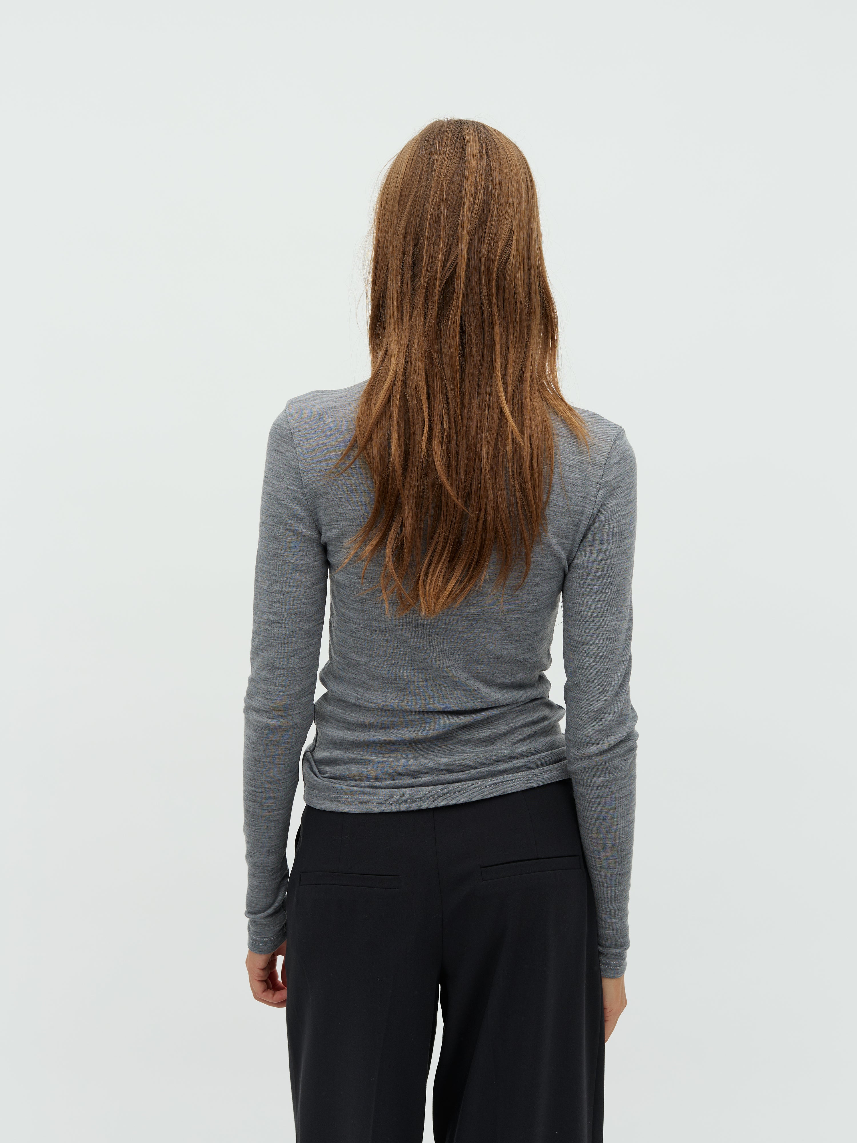 Ina-M_Medium Grey Melange_Model_2