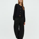 Salina-M_Black_Model_2