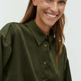 Emele-M_Pine Green_Model_1