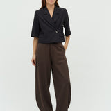 Roselith-M_Black_Model_3