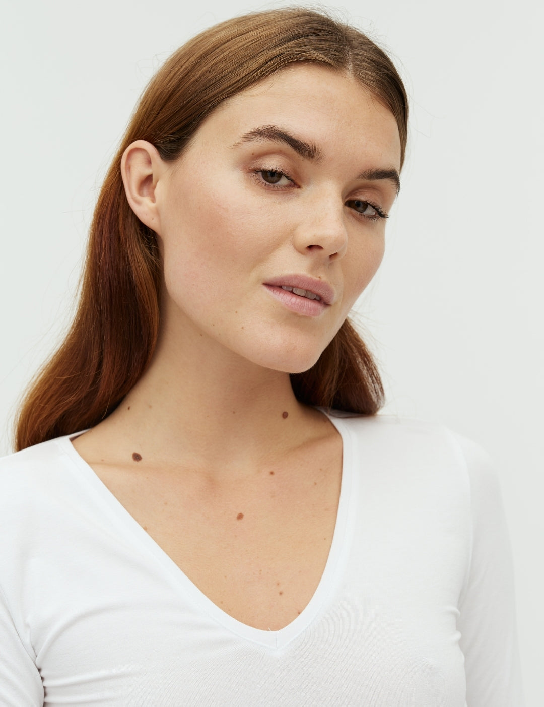 Vanna_Optical White_Model_1