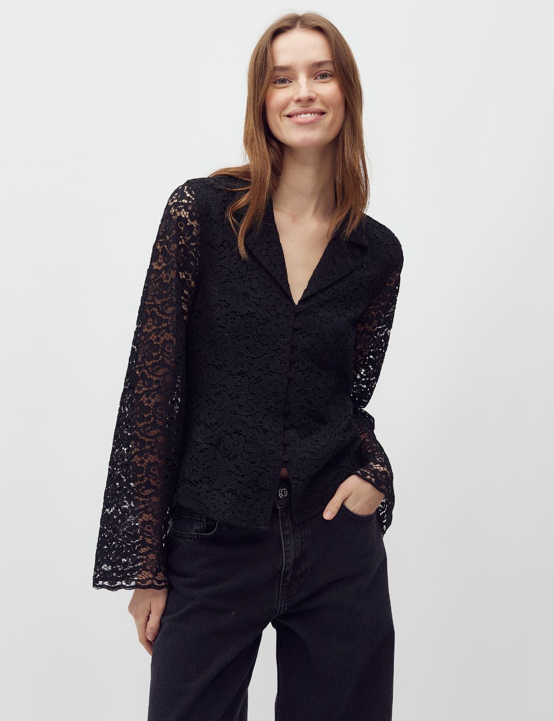 Malla-M_Black_Model_0