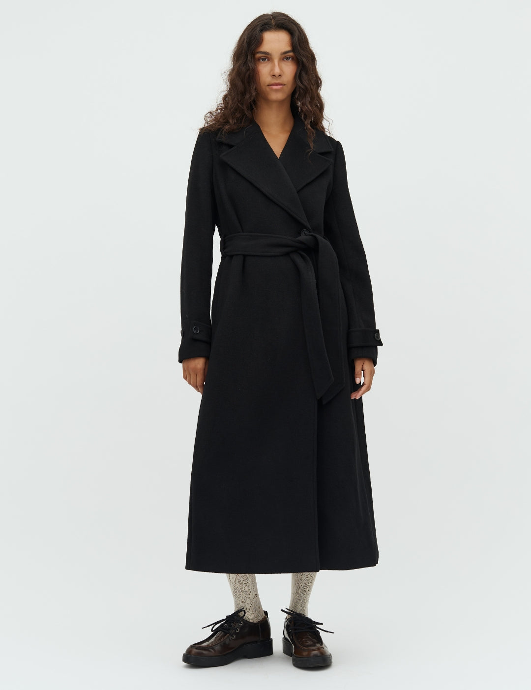 Kasimira-M_Black_Model_0