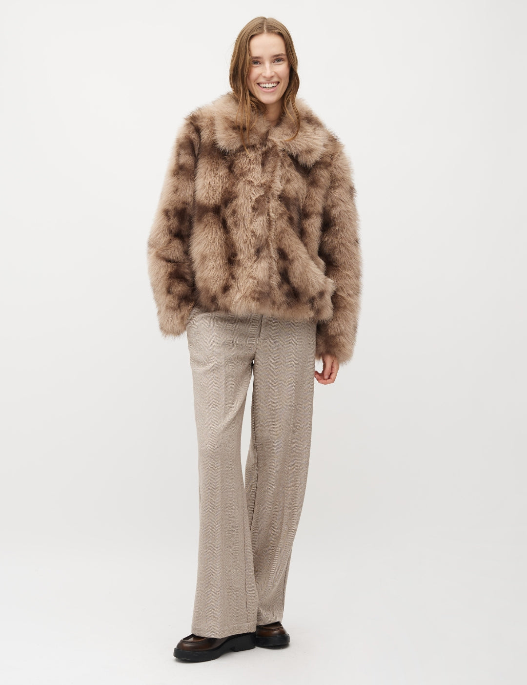 Corvia-M_Brown Shadow_Model_0