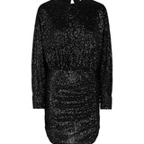 Geovana-M_Black_Packshot_0