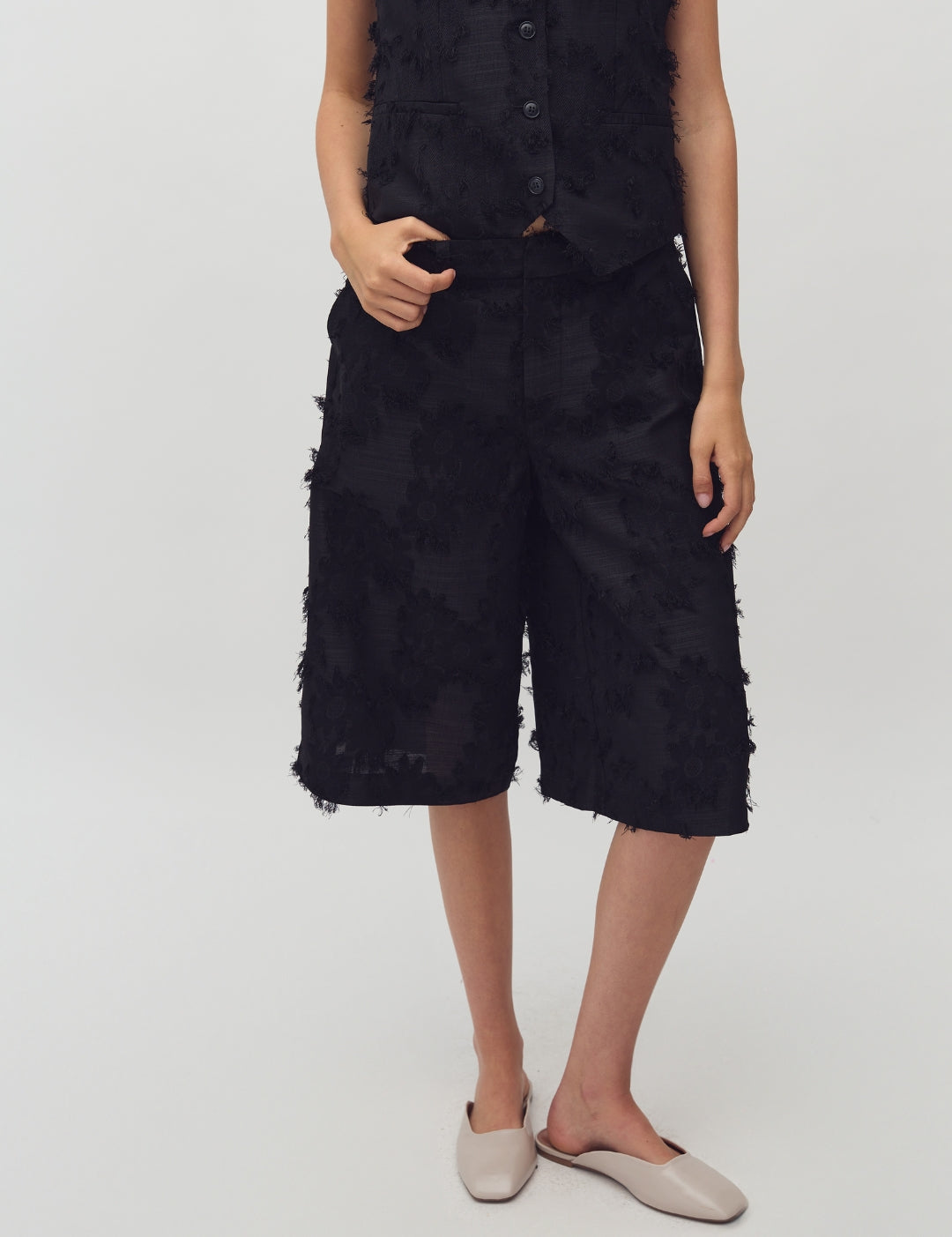 Cavia-M_Black_Model_1