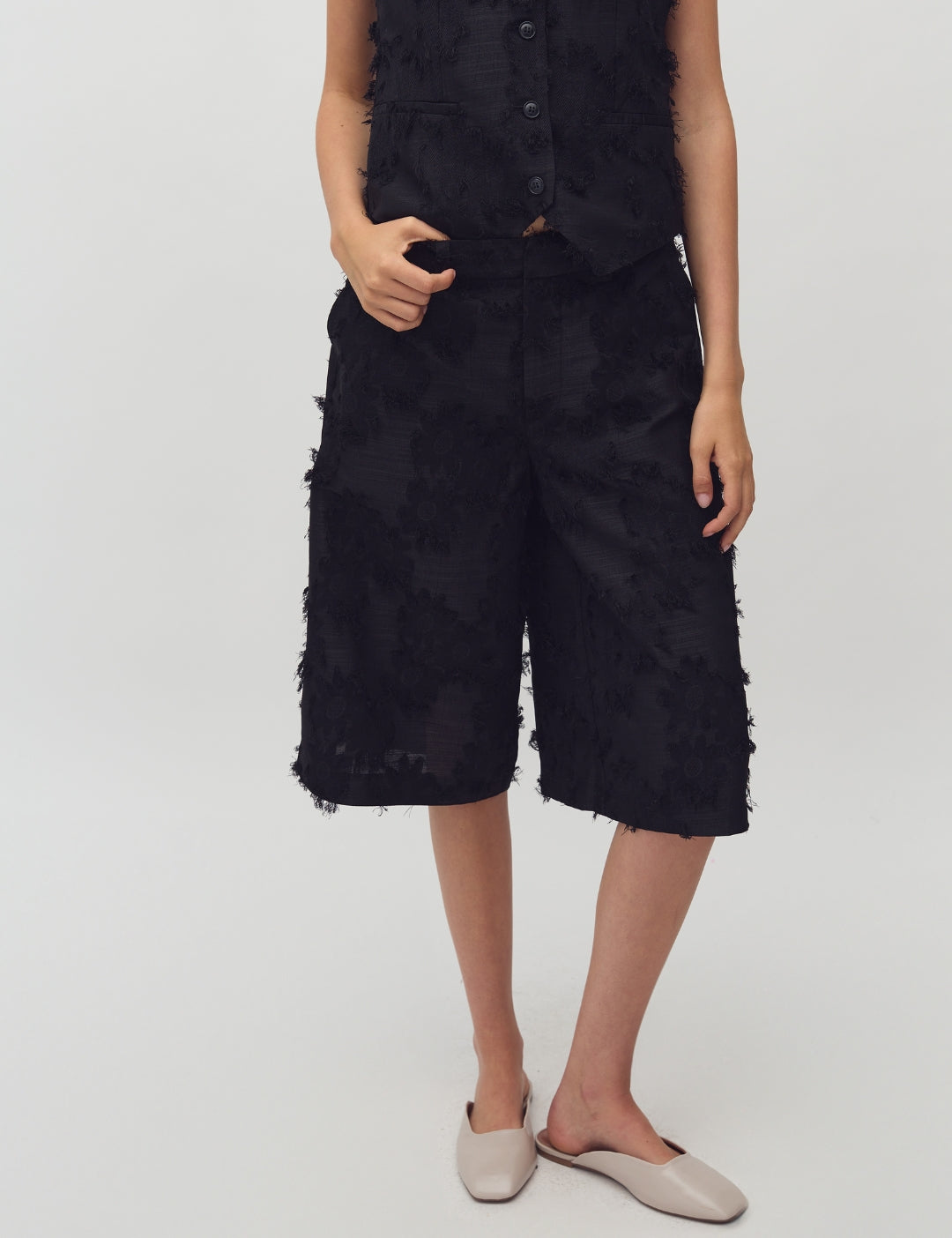 Cavia-M_Black_Model_1