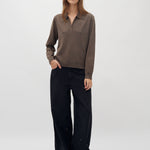 Gina-M_Dark Grey Wash_Model_0