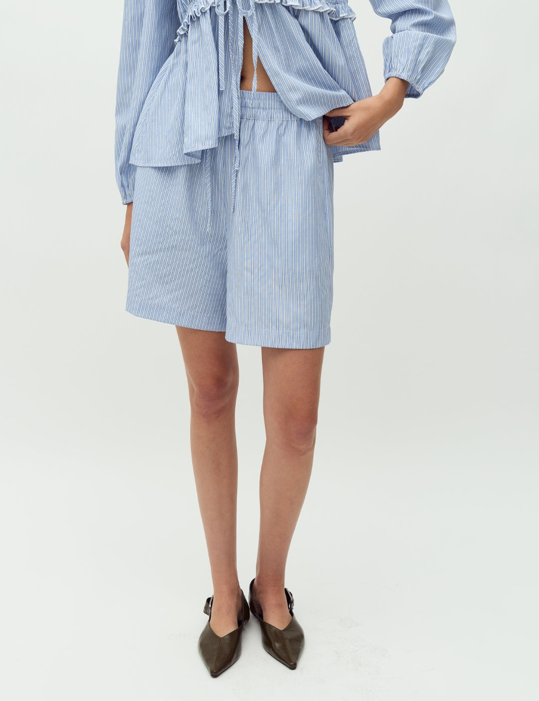 Calyn-M_Blue Zinnia Stripe_Model_1