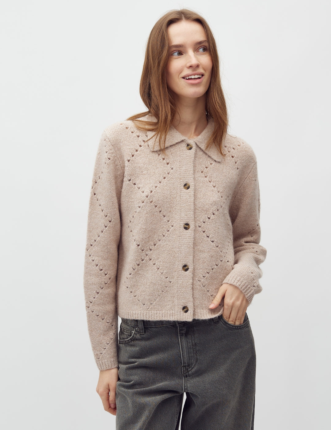 Pallioma-M_Light Beige_Model_0