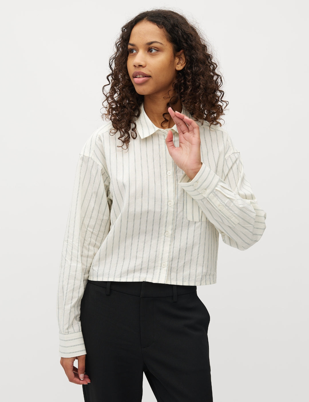 Emmelia-M_Maliva Placid Blue Stripe_Model_0