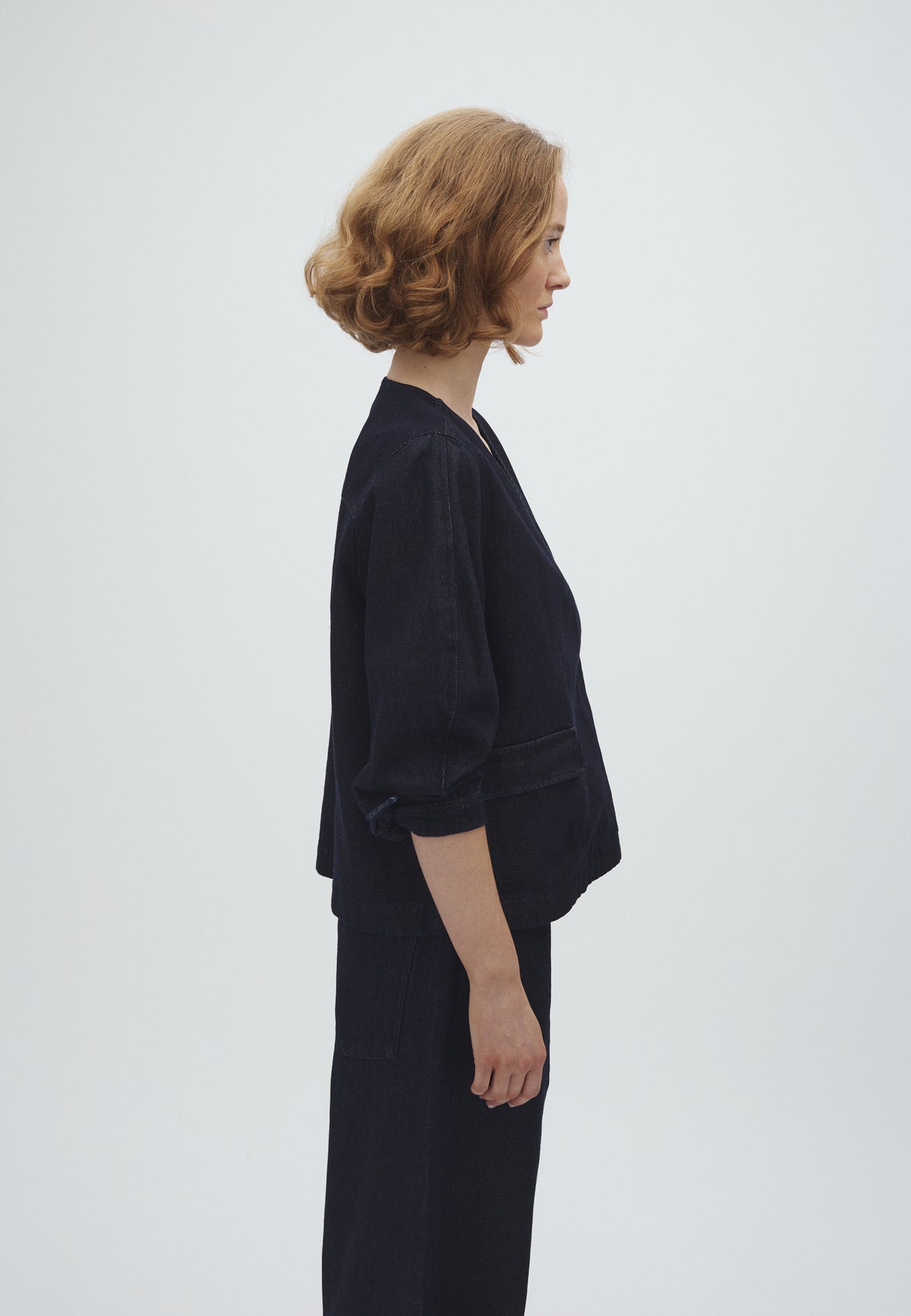 Haloan-M_Dark Blue_Model_4