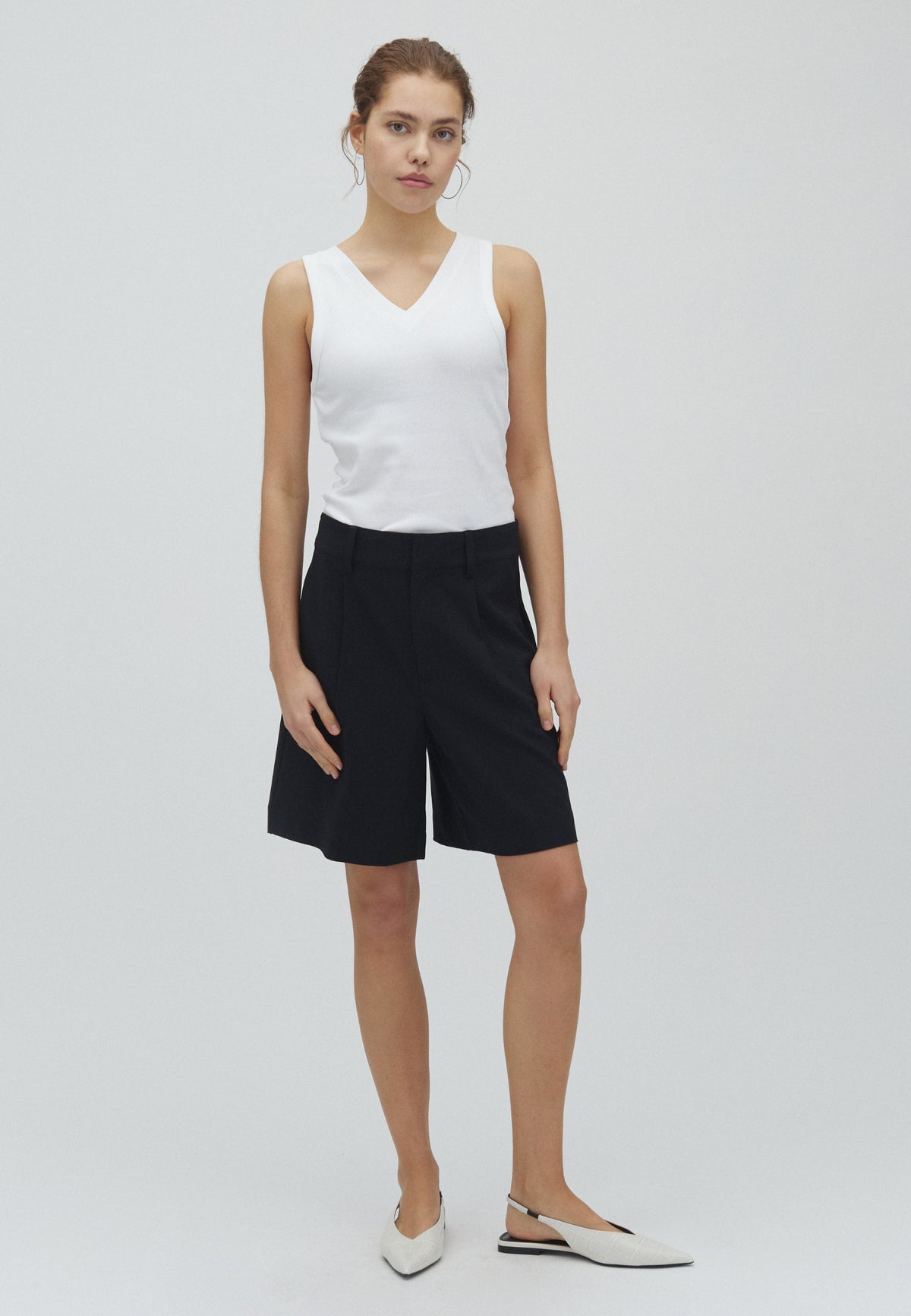 Guri-M_Black_Model_0