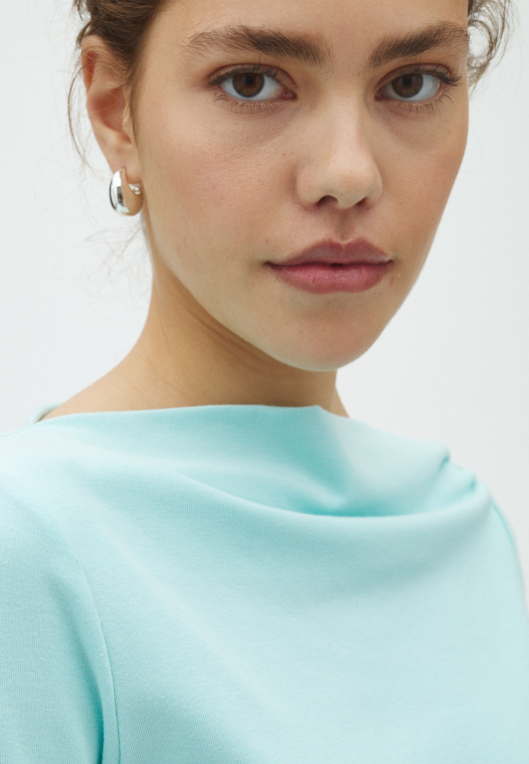 Julissa SS-M_Light Aqua Blue_Model_1