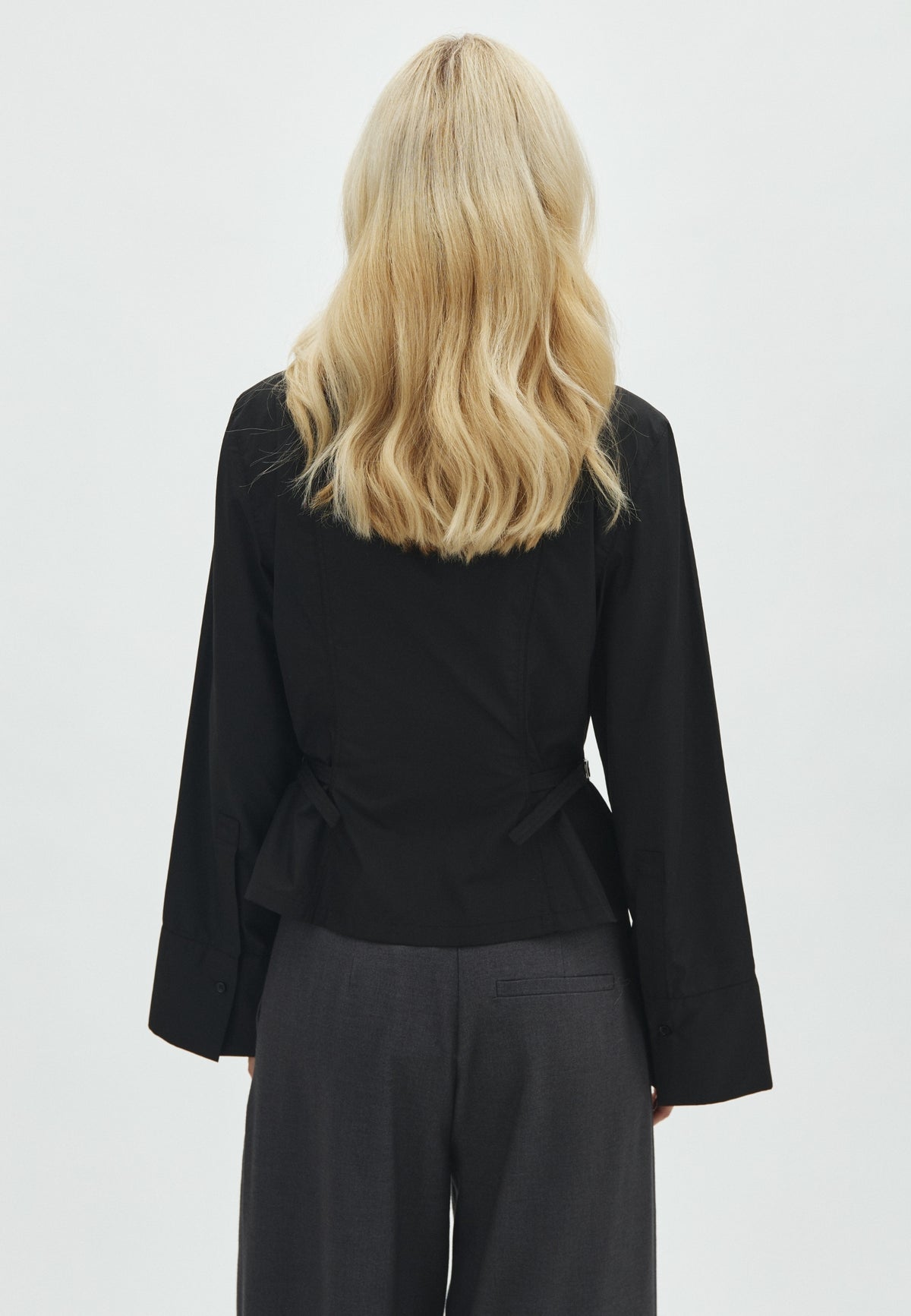 Anoul LS-M_Black_Model_2