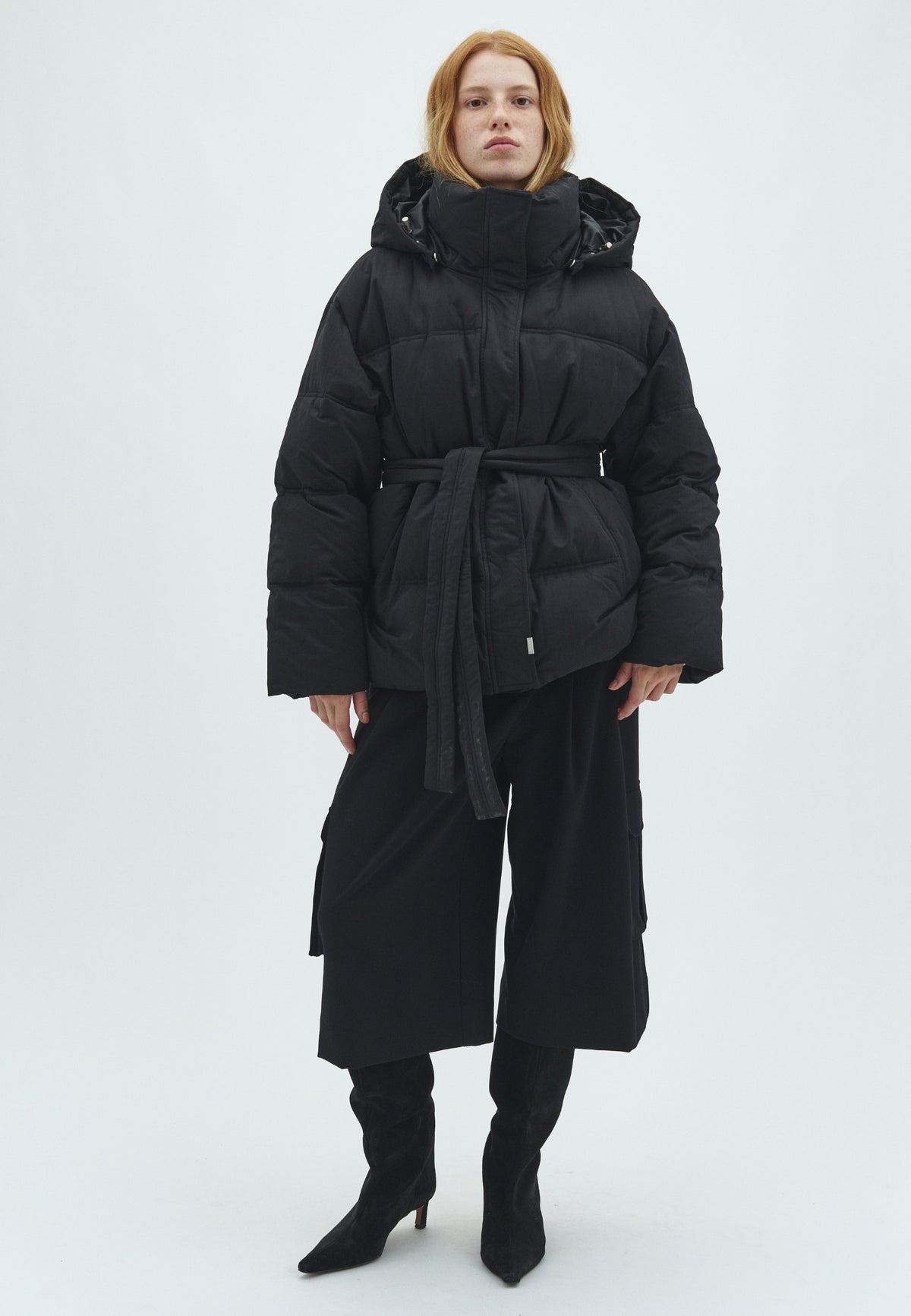Alitea-M_Black_Model_1