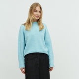 Gillian_Aqua Light Melange_Model_0